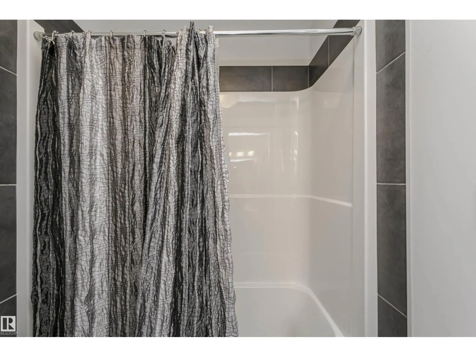 12936 201 ST NW
