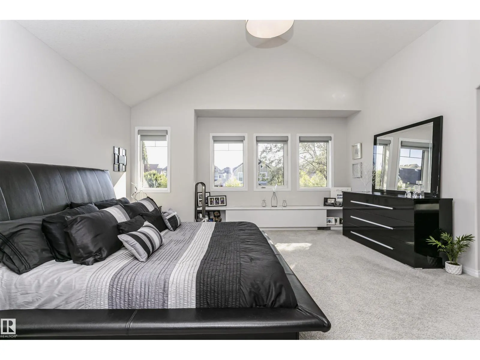 12936 201 ST NW