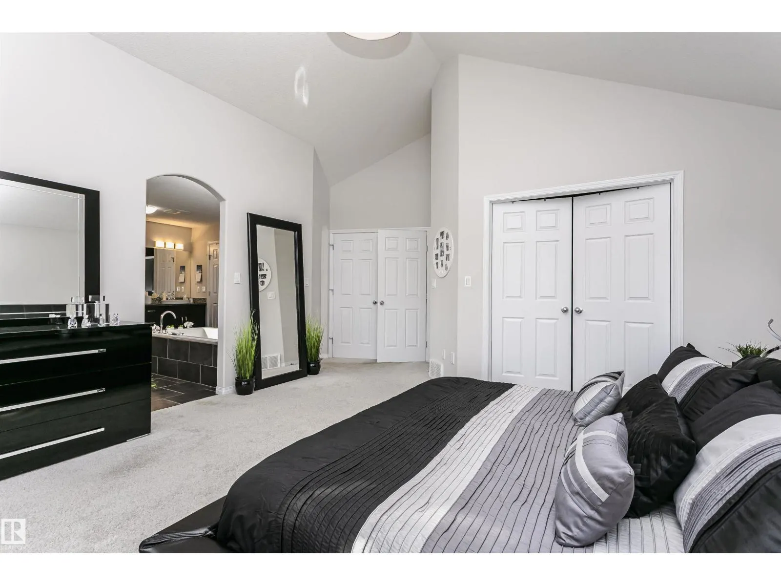12936 201 ST NW