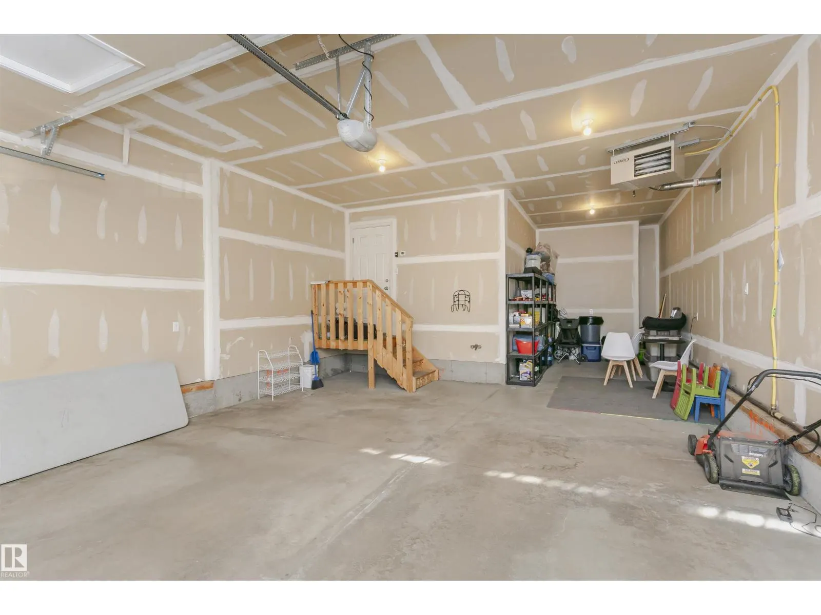 12936 201 ST NW