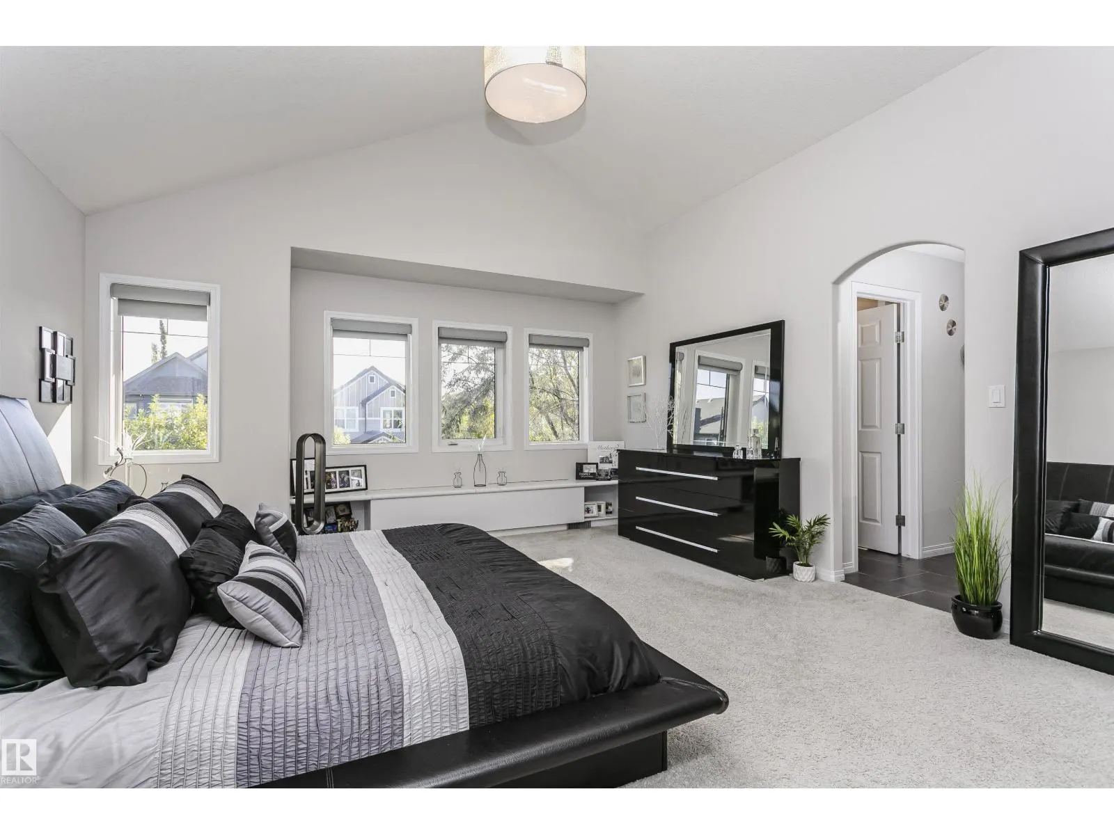 12936 201 ST NW
