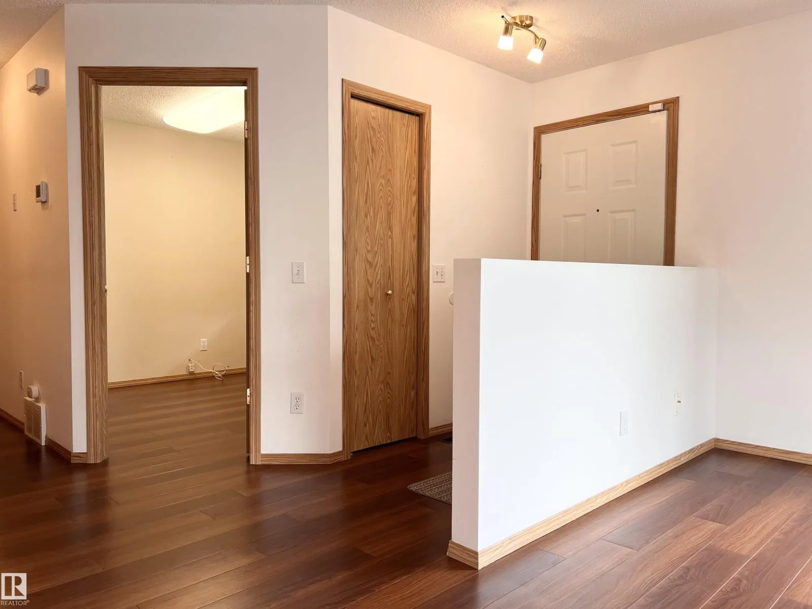 #19 10909 106 ST NW NW