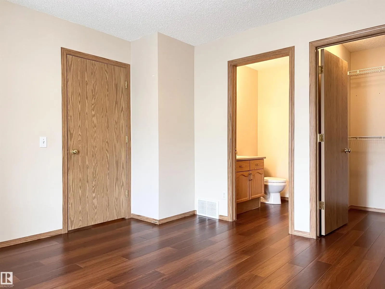 #19 10909 106 ST NW NW