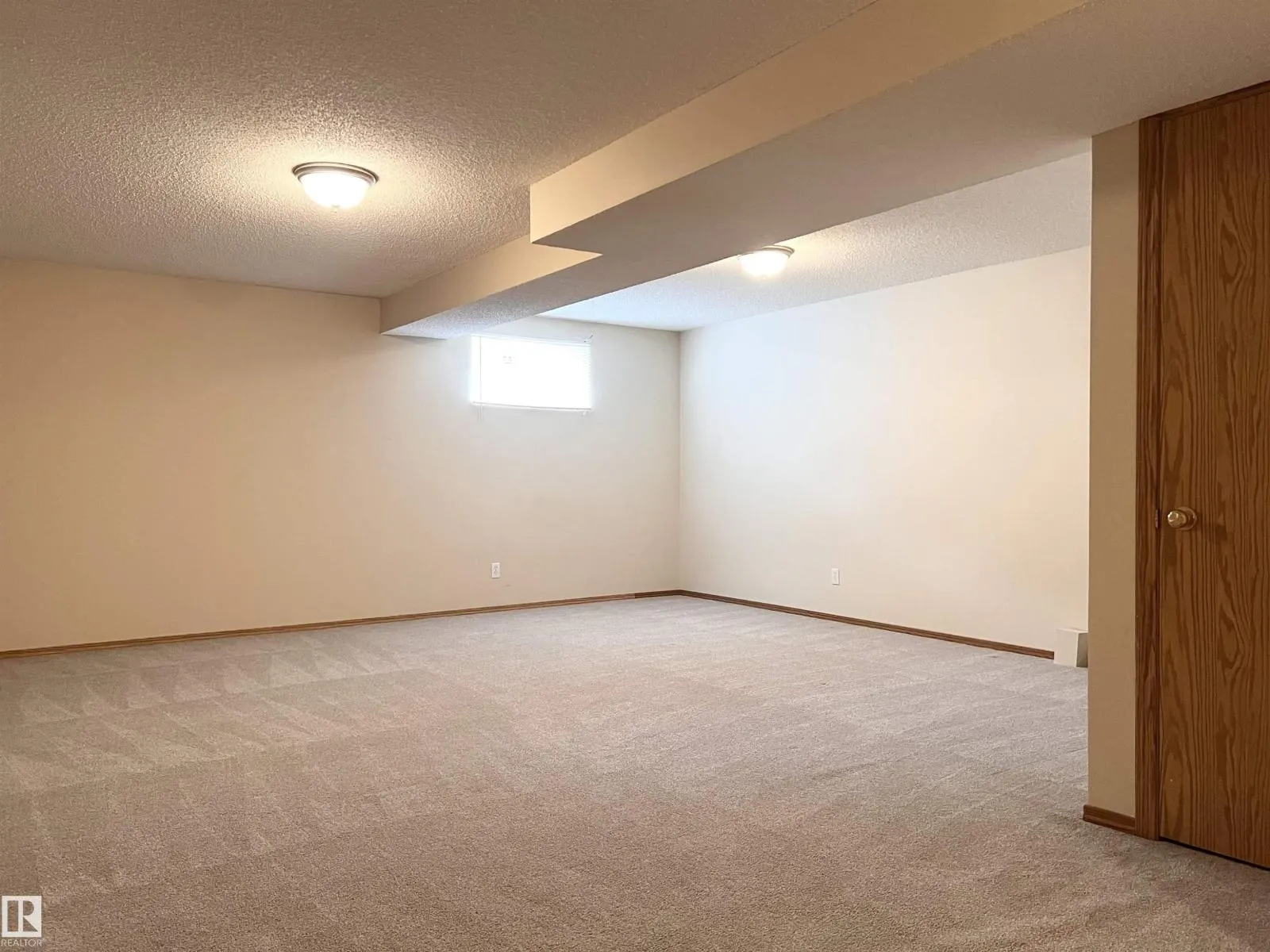 #19 10909 106 ST NW NW