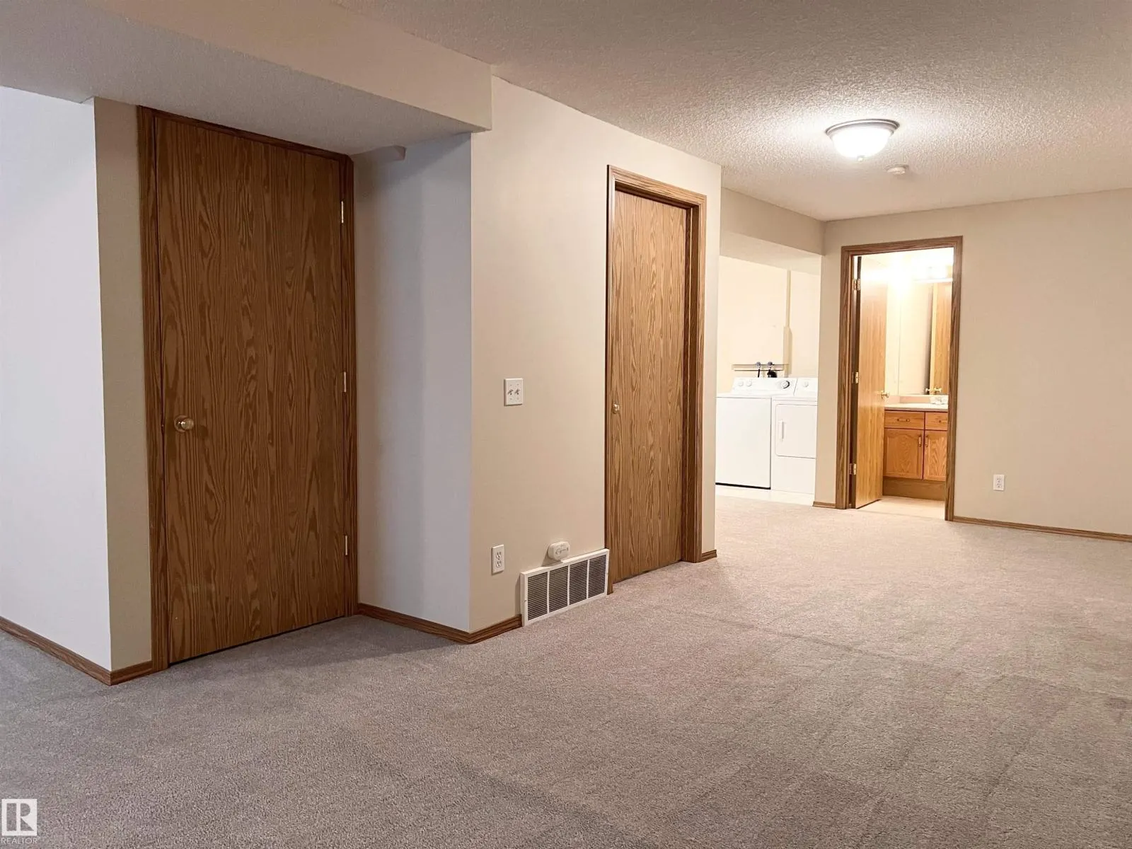 #19 10909 106 ST NW NW