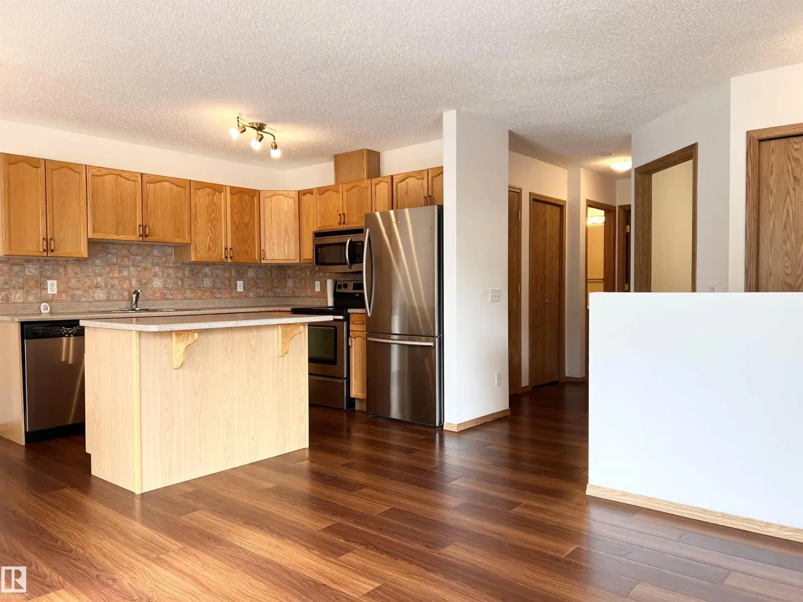 #19 10909 106 ST NW NW
