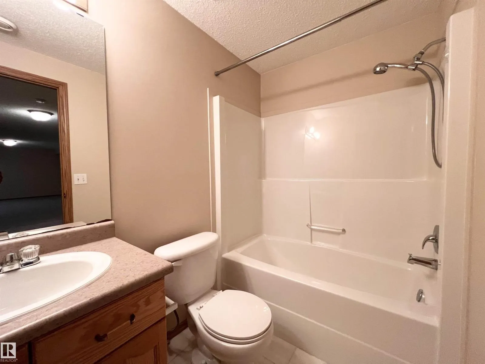 #19 10909 106 ST NW NW