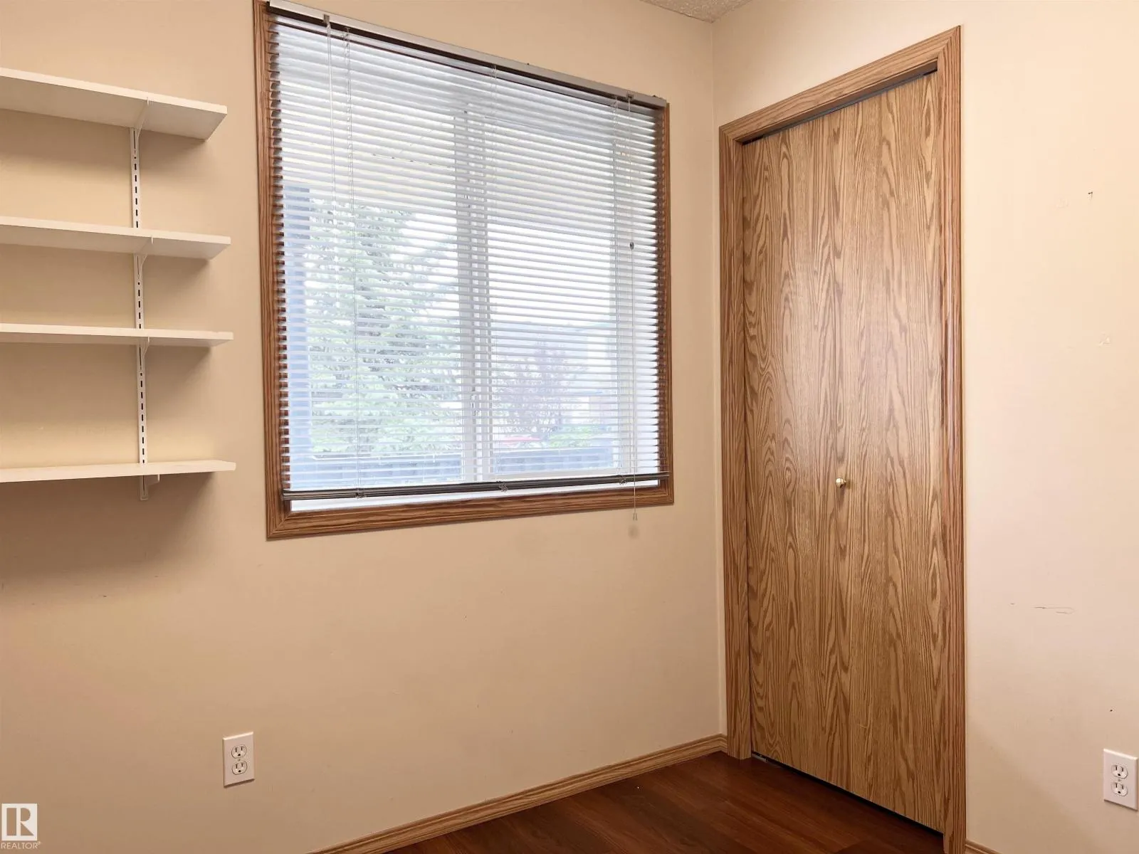#19 10909 106 ST NW NW