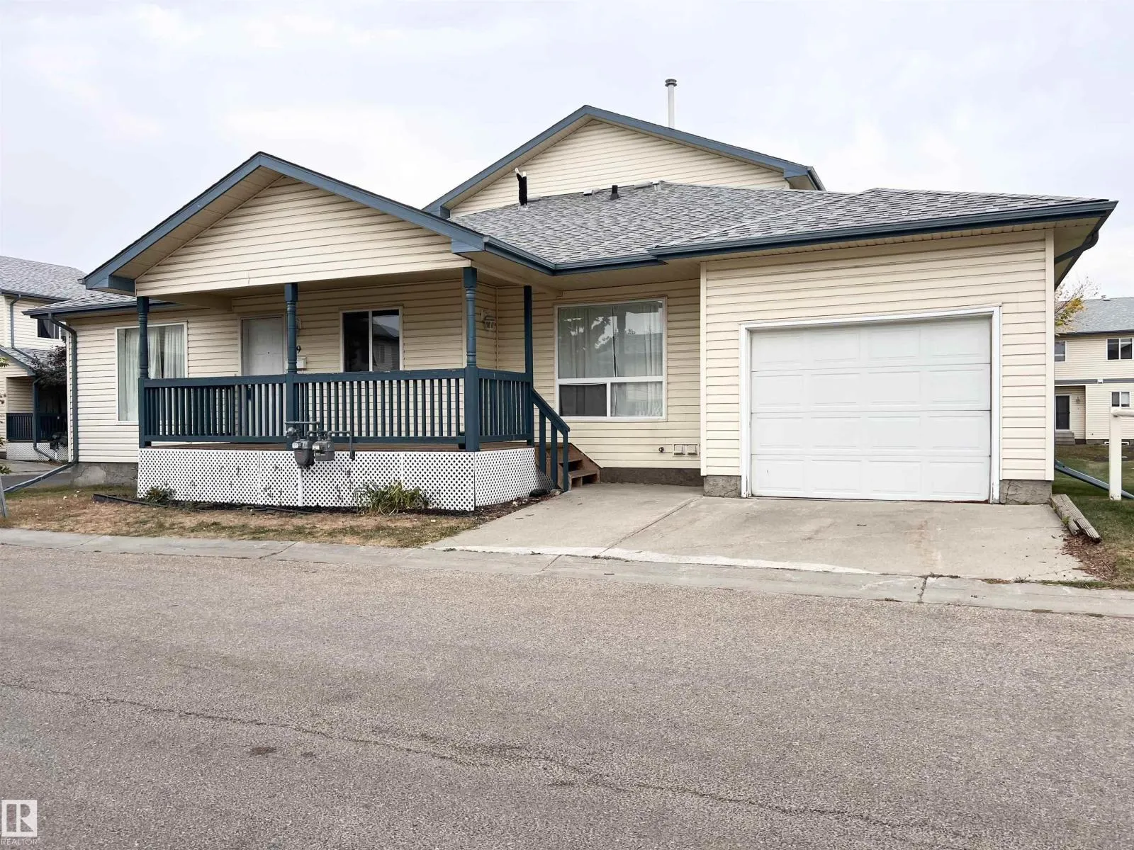 #19 10909 106 ST NW NW
