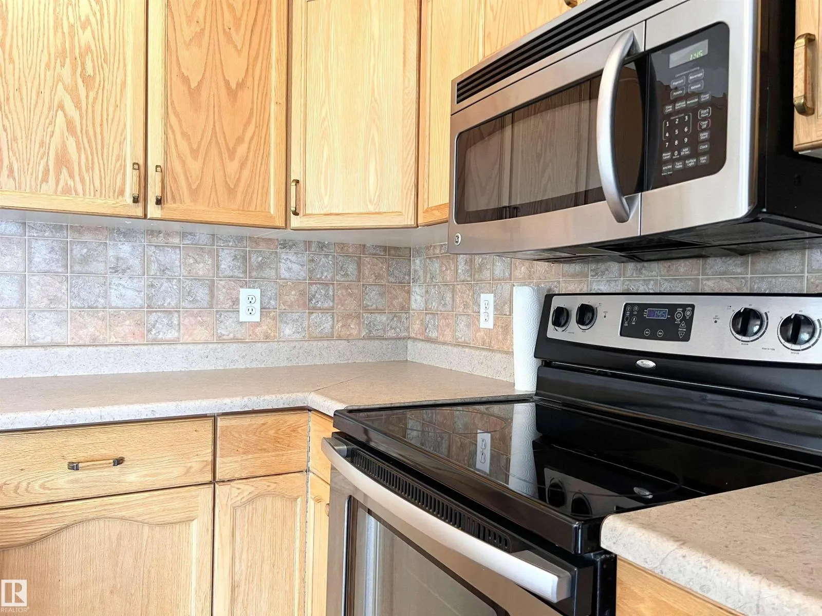 #19 10909 106 ST NW NW