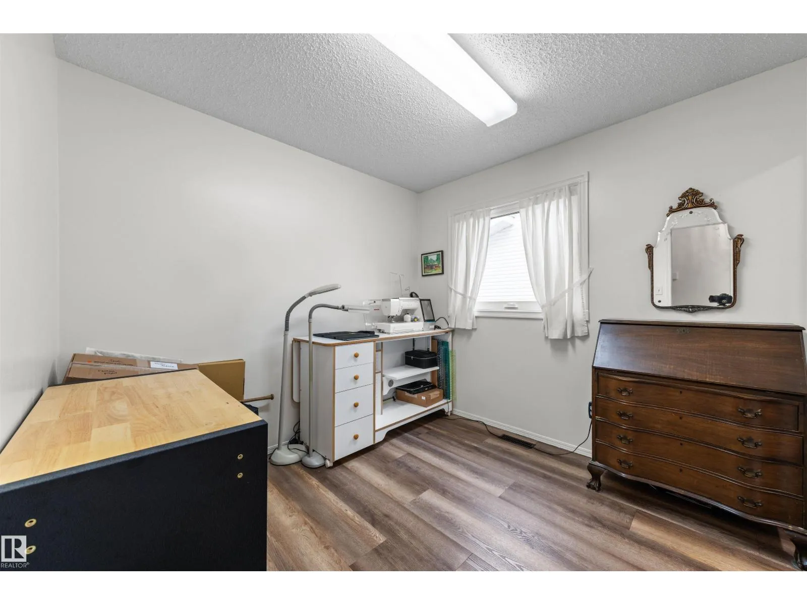 11011 11 AV NW