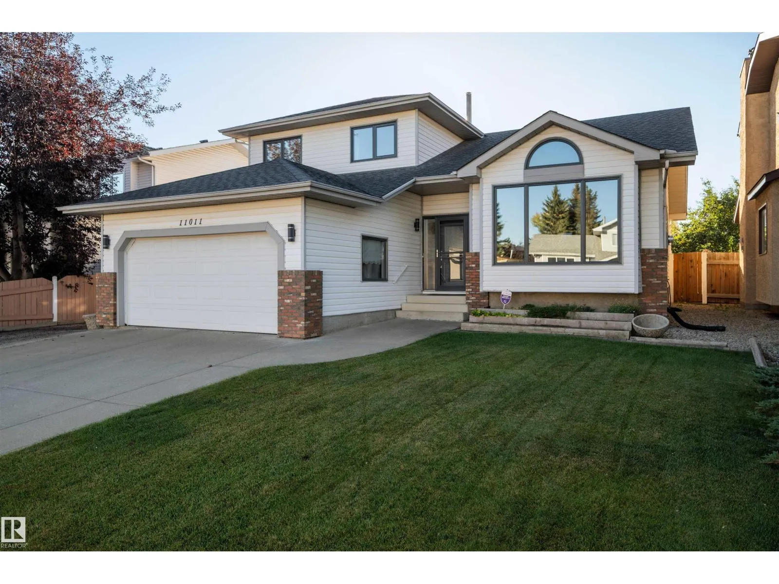 11011 11 AV NW