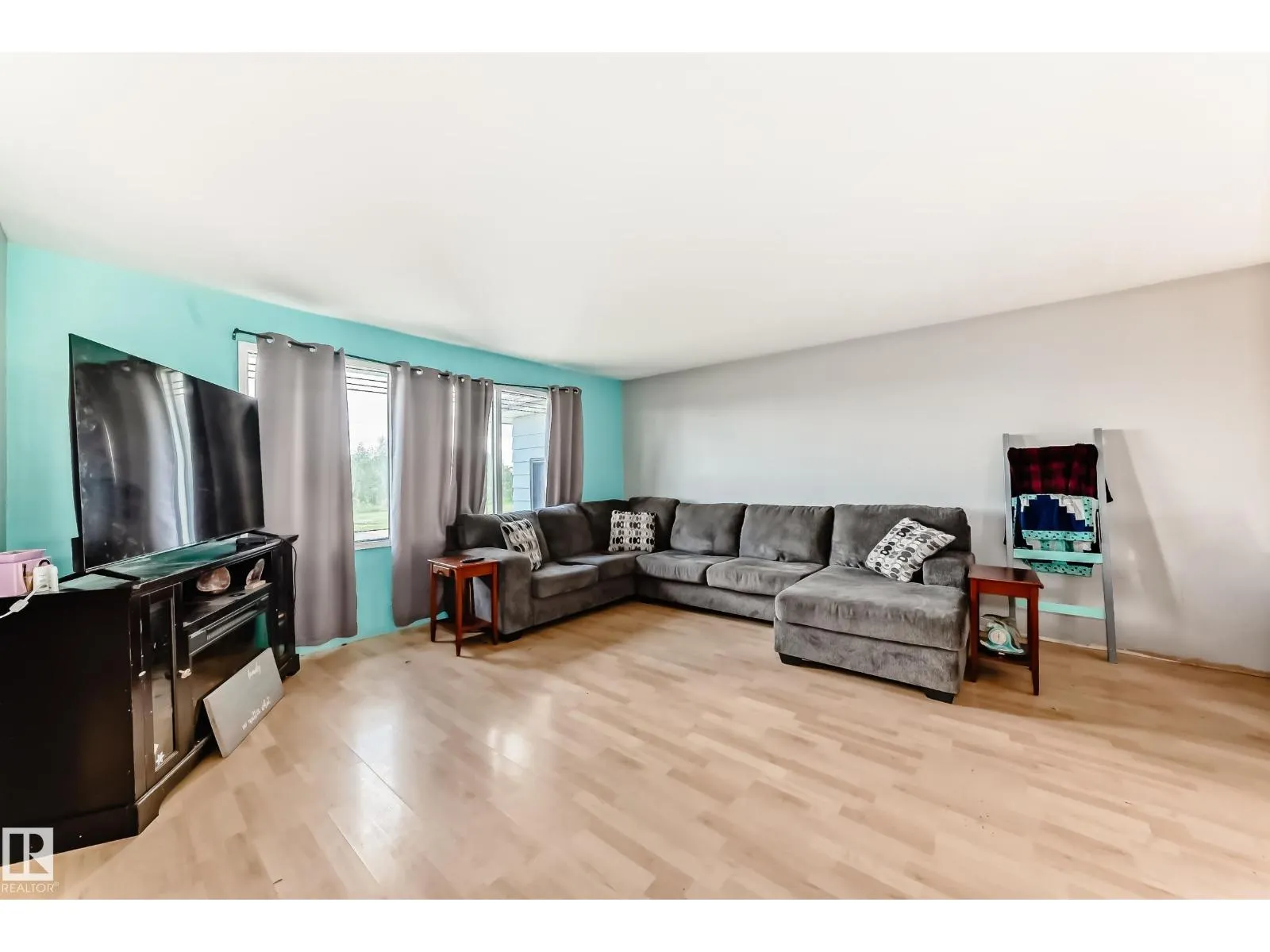 5044 45 ST