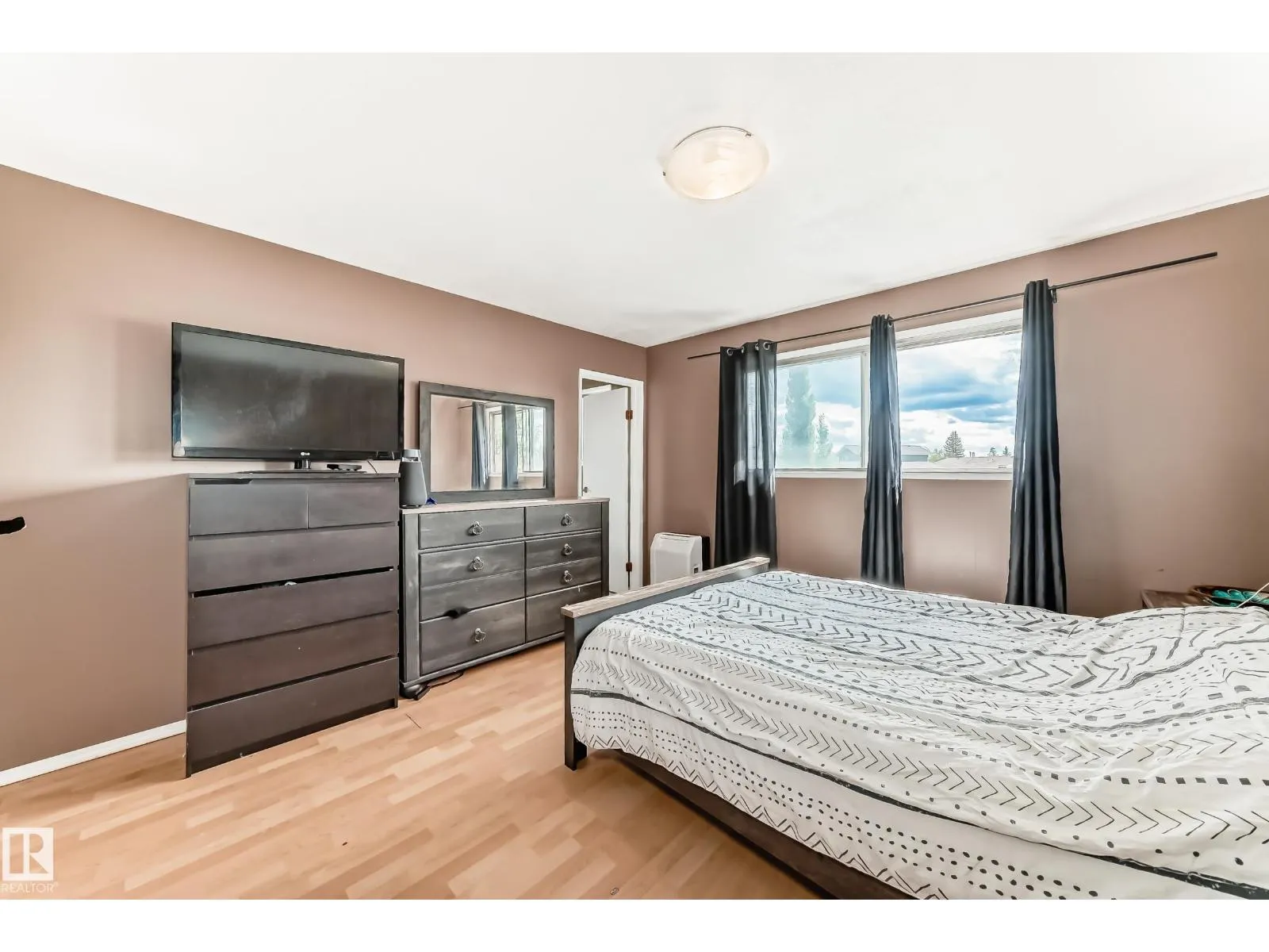 5044 45 ST