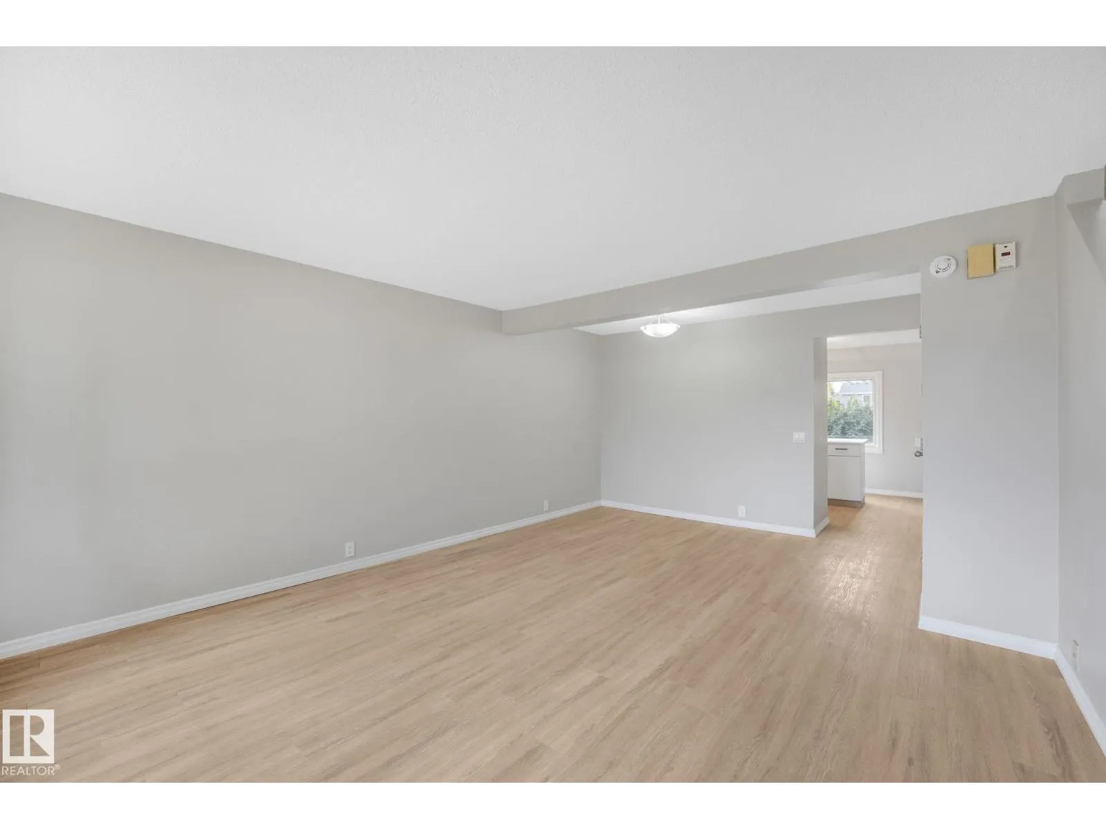2110 54 ST NW
