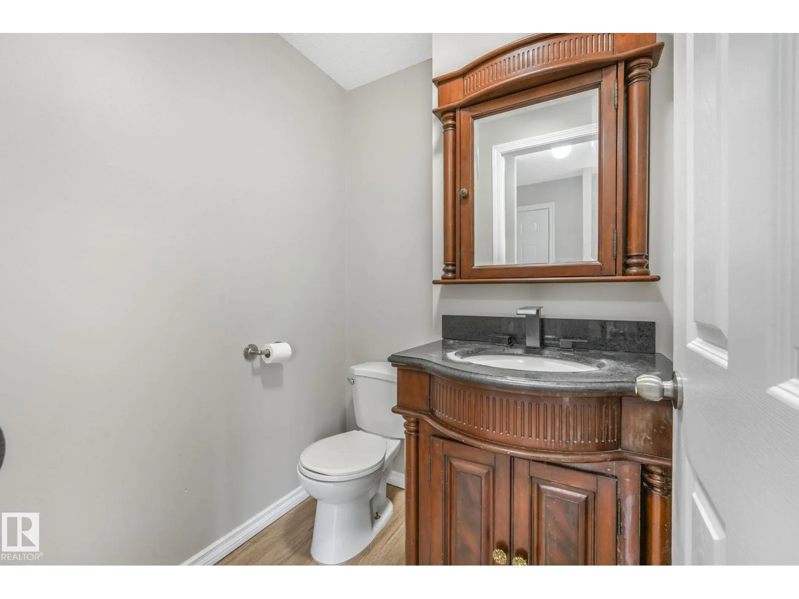 2110 54 ST NW