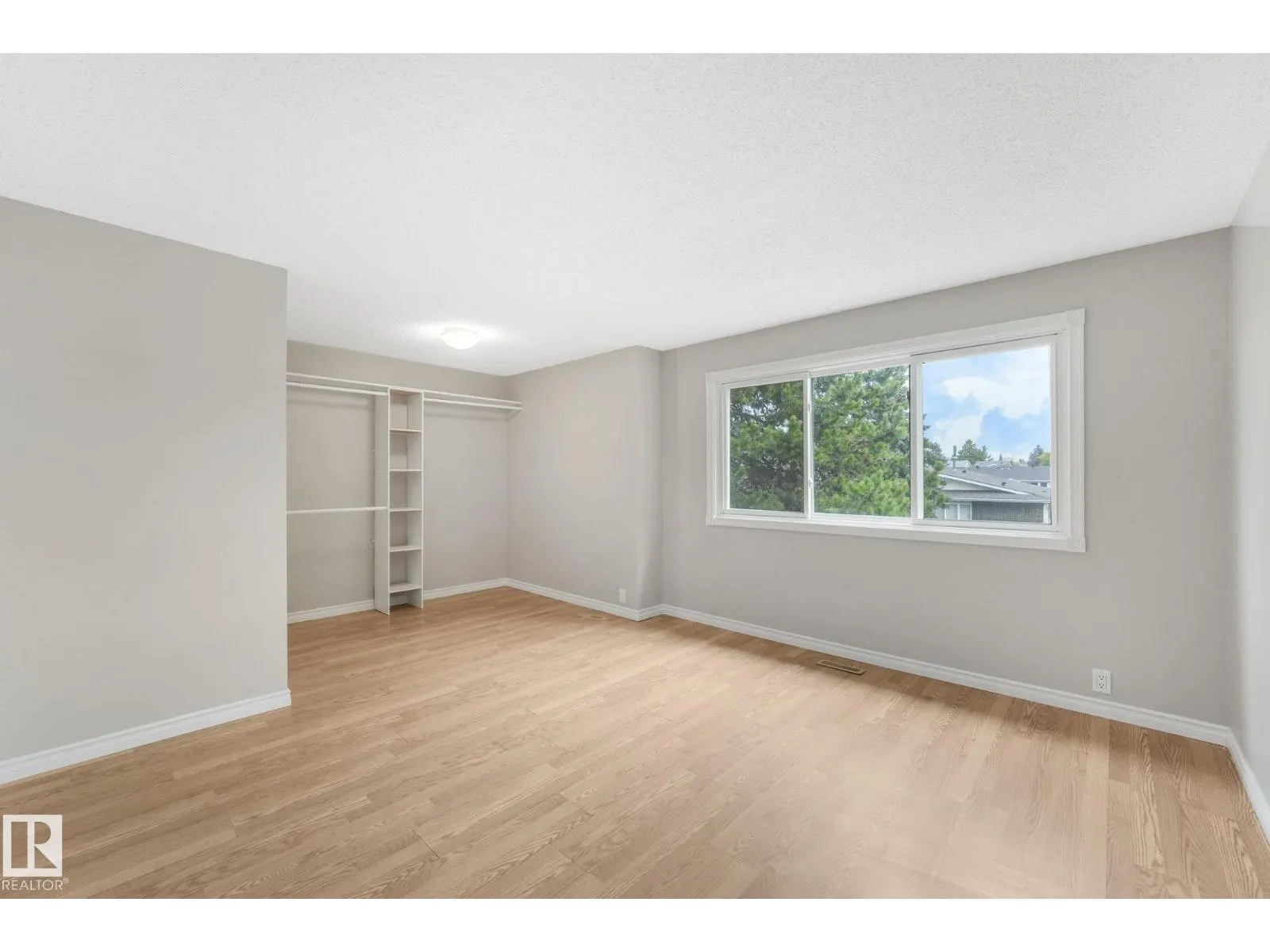 2110 54 ST NW
