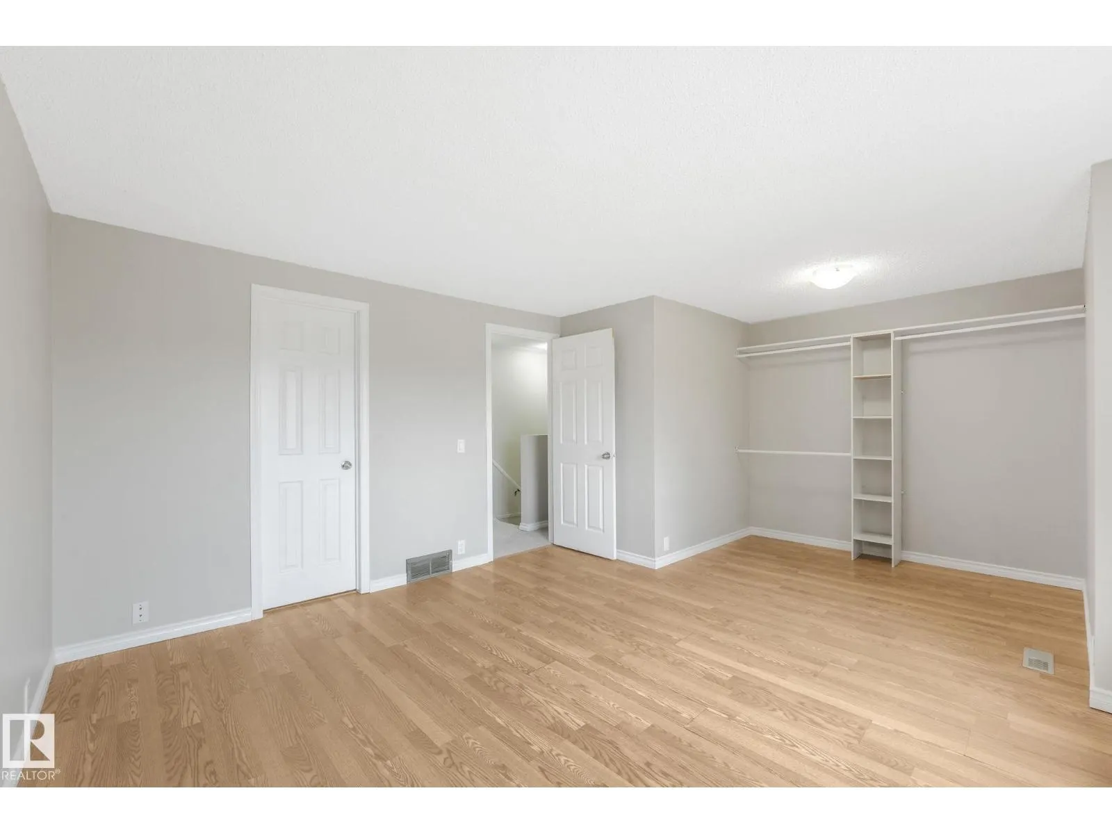 2110 54 ST NW