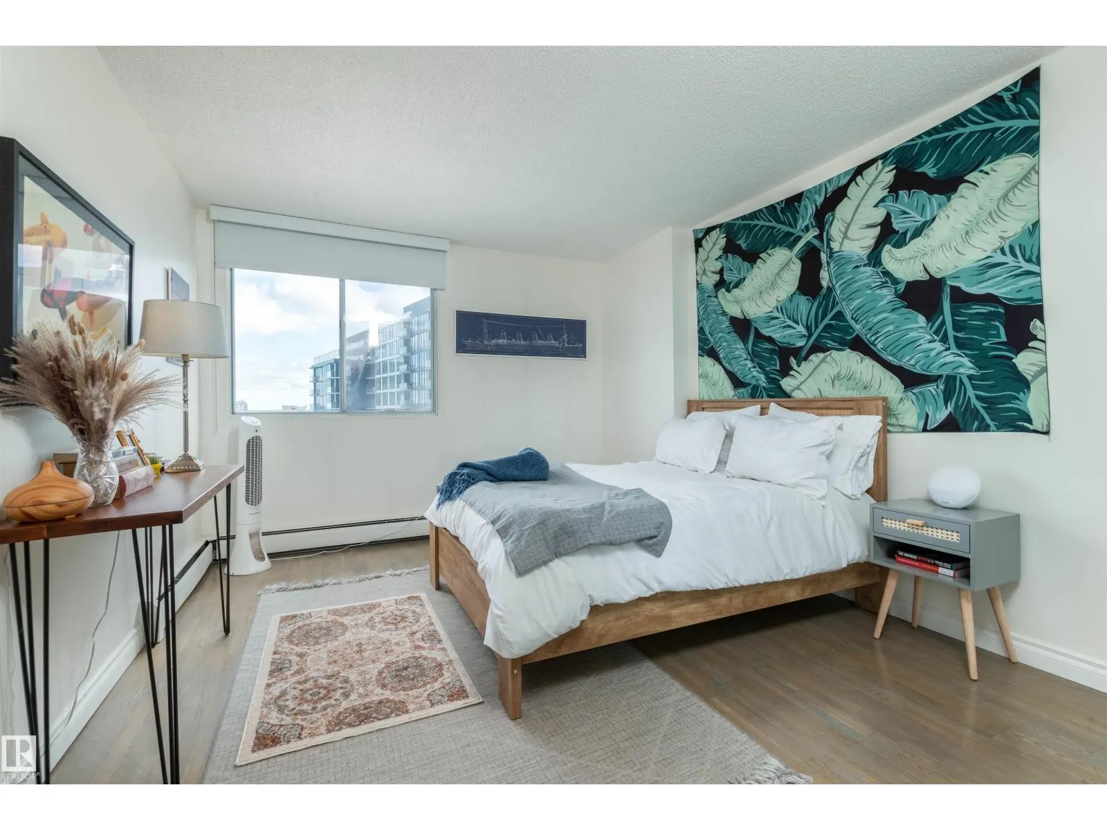 #801 12141 Jasper AV NW