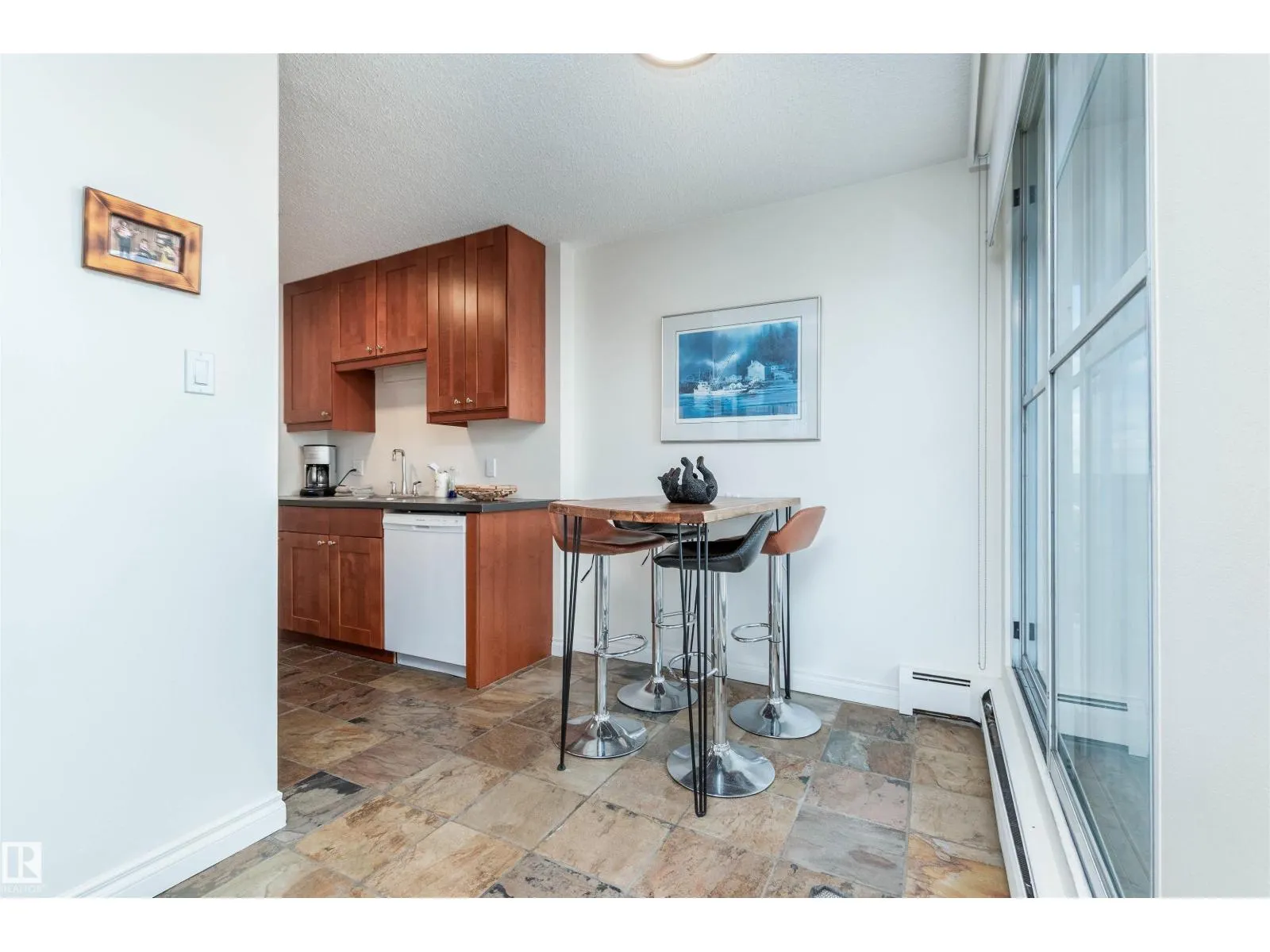 #801 12141 Jasper AV NW