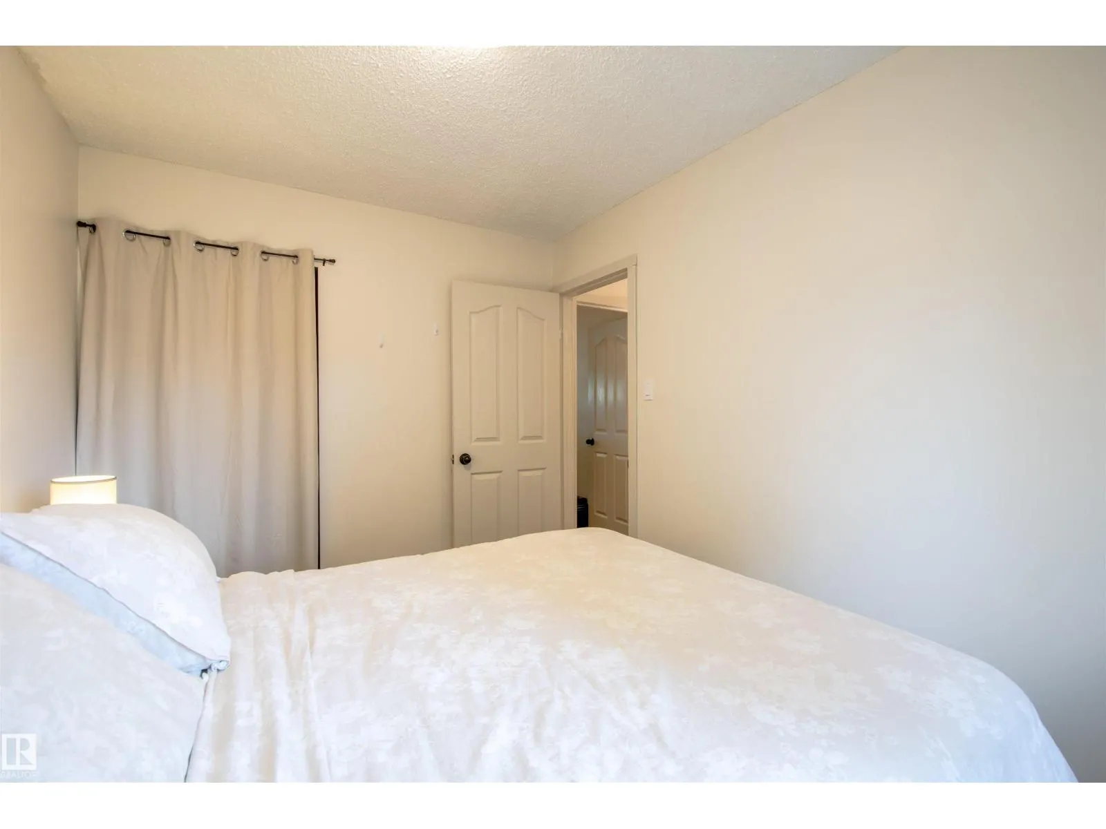 10455 163 ST NW
