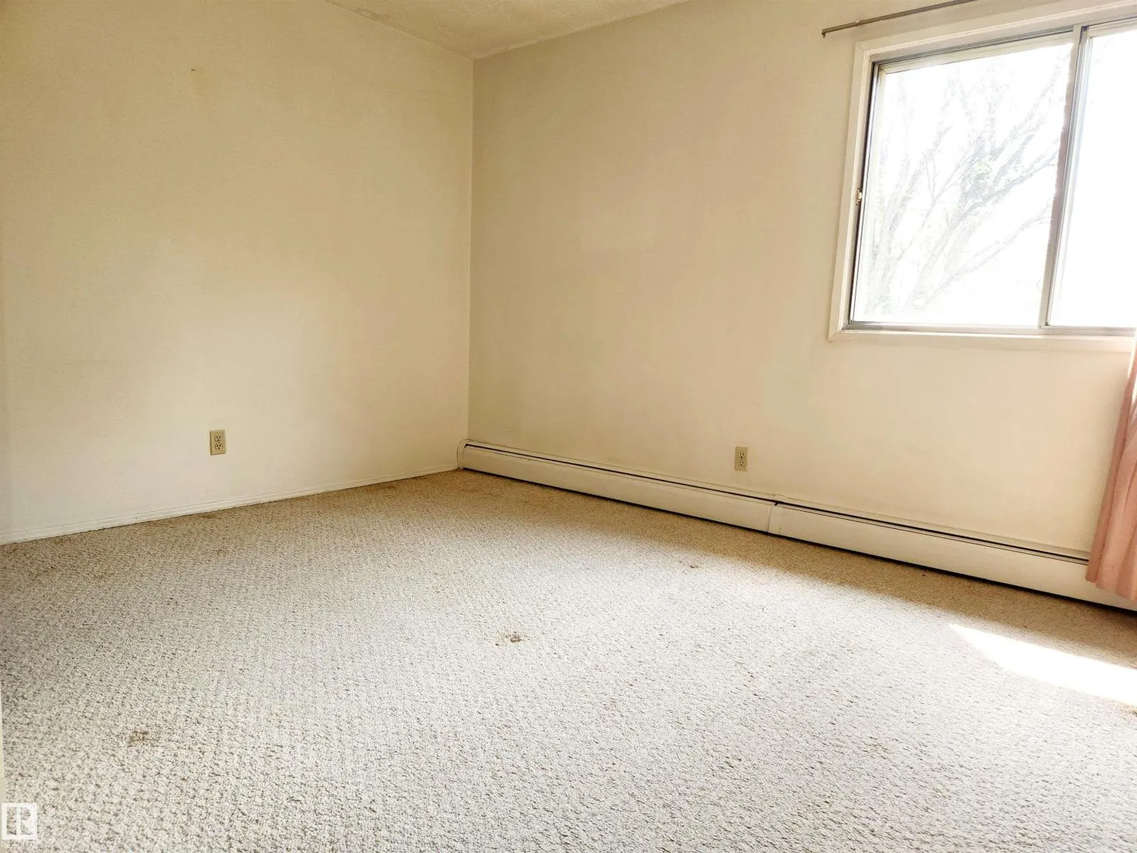 #305 11907 81 ST NW