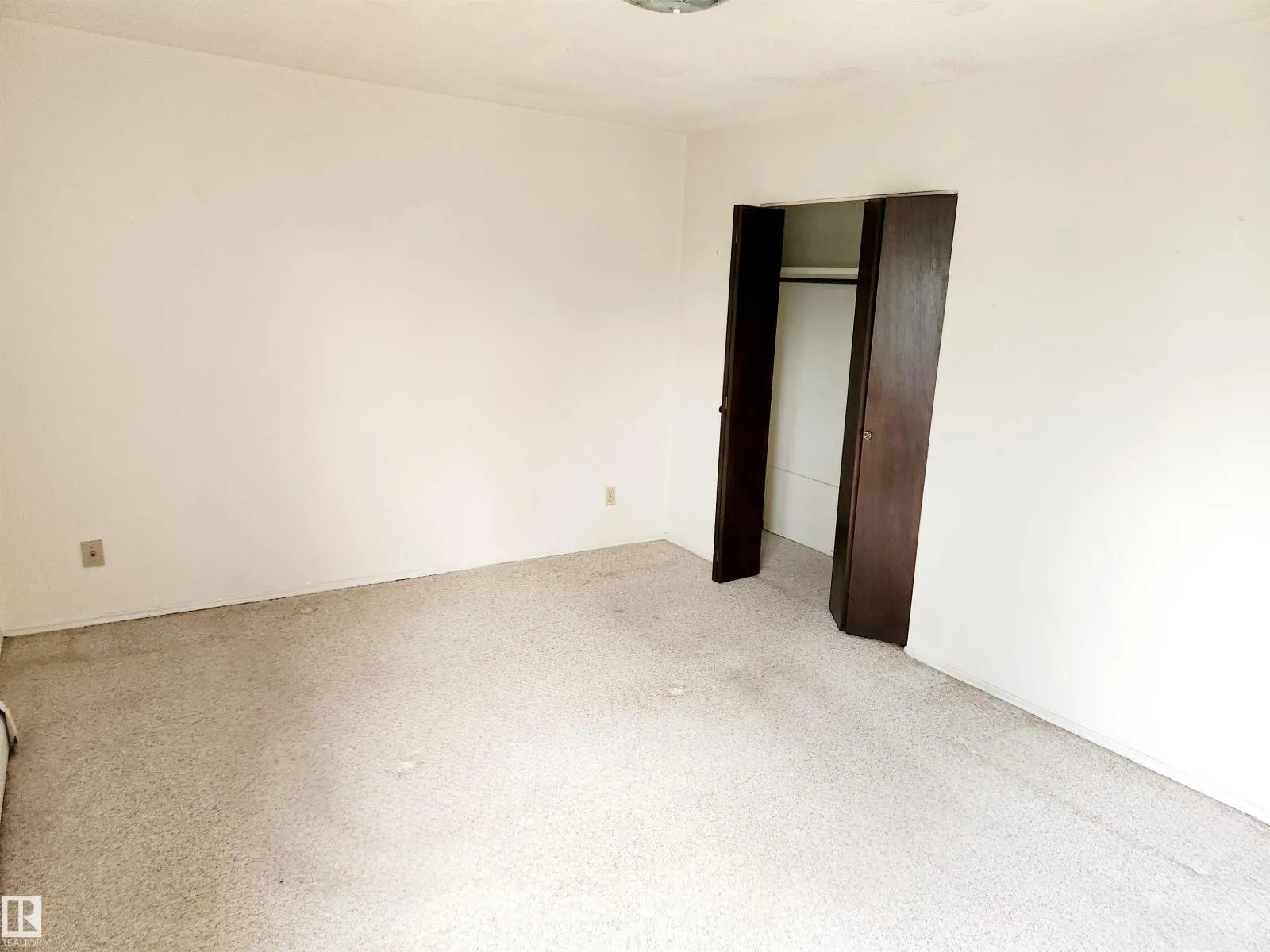 #305 11907 81 ST NW