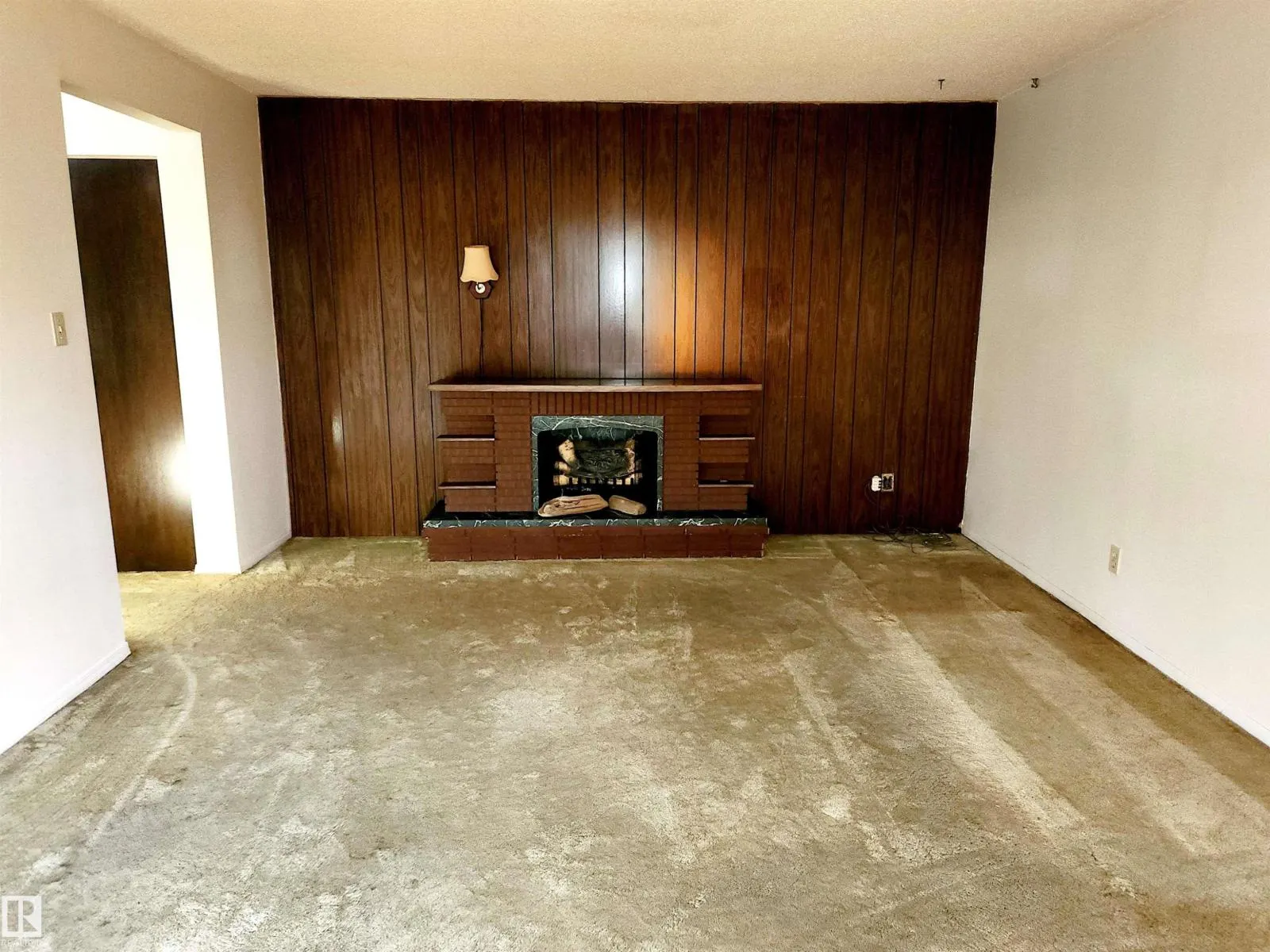 #305 11907 81 ST NW