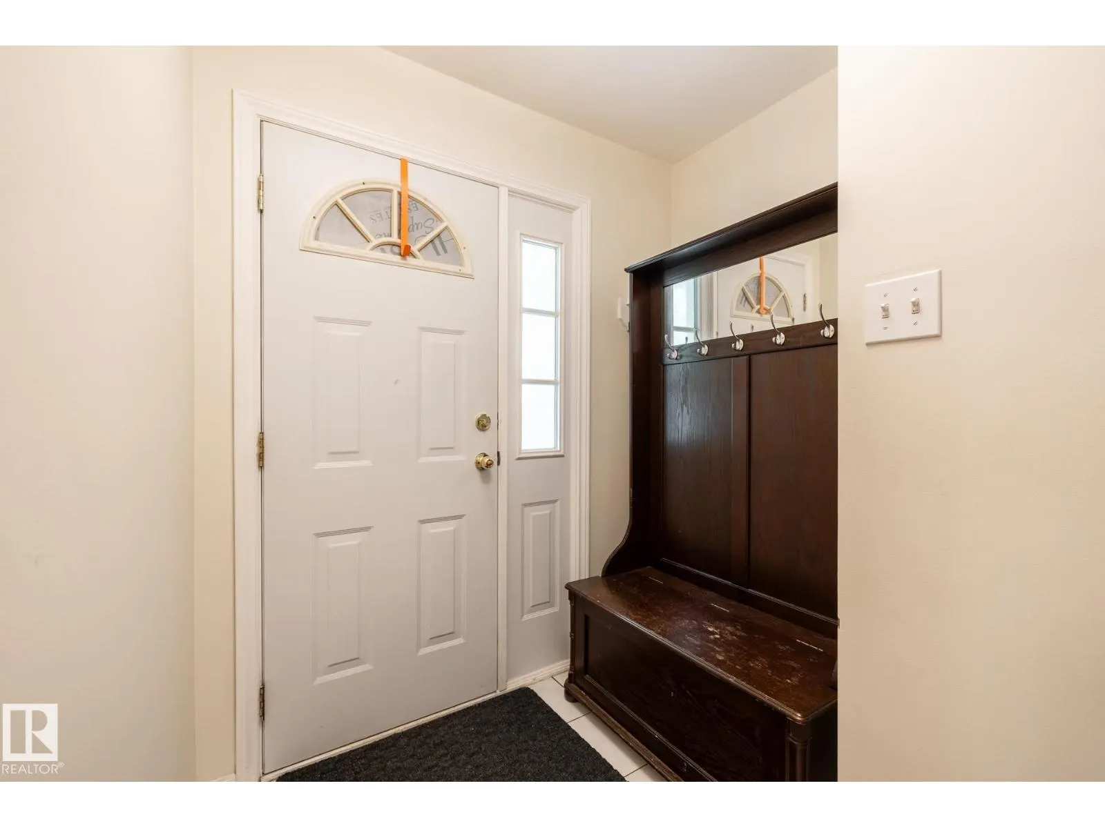 15707 92 AV NW