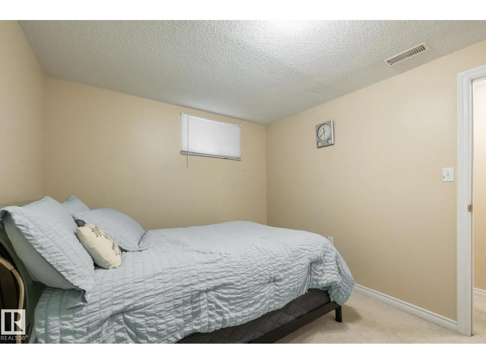15707 92 AV NW