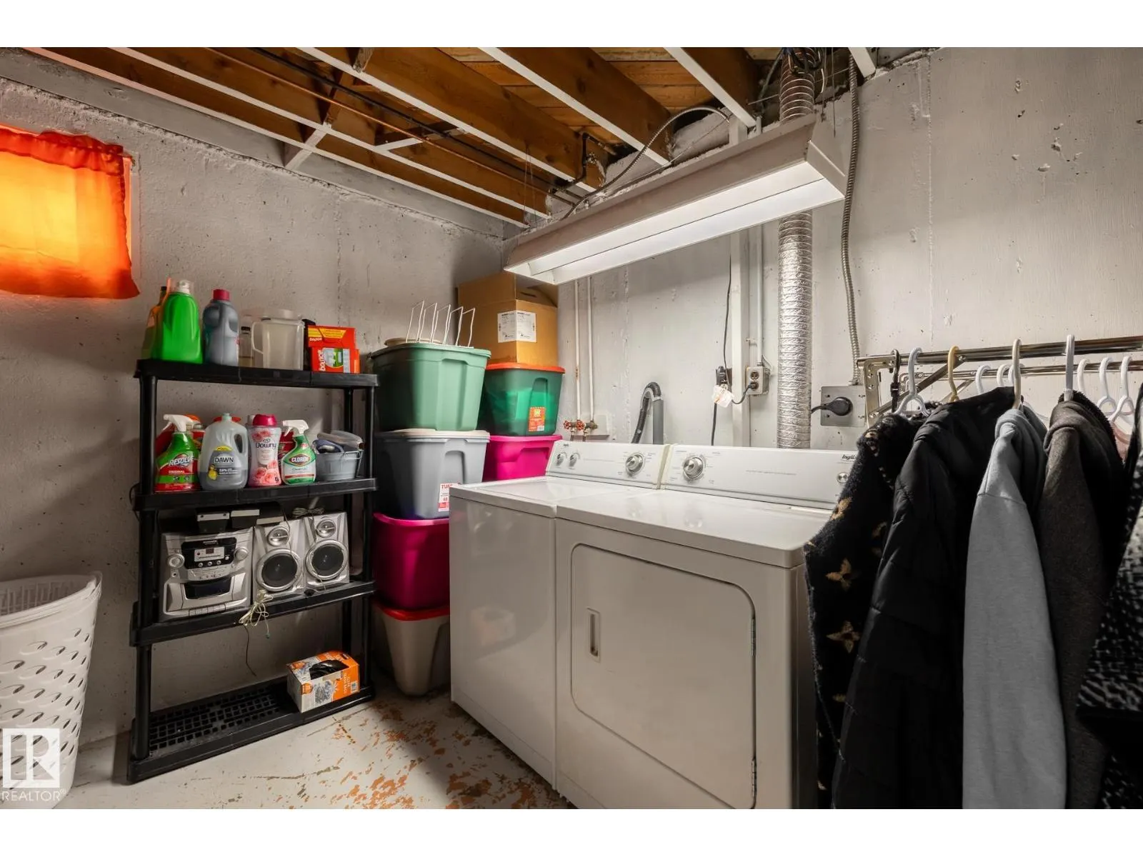 15707 92 AV NW