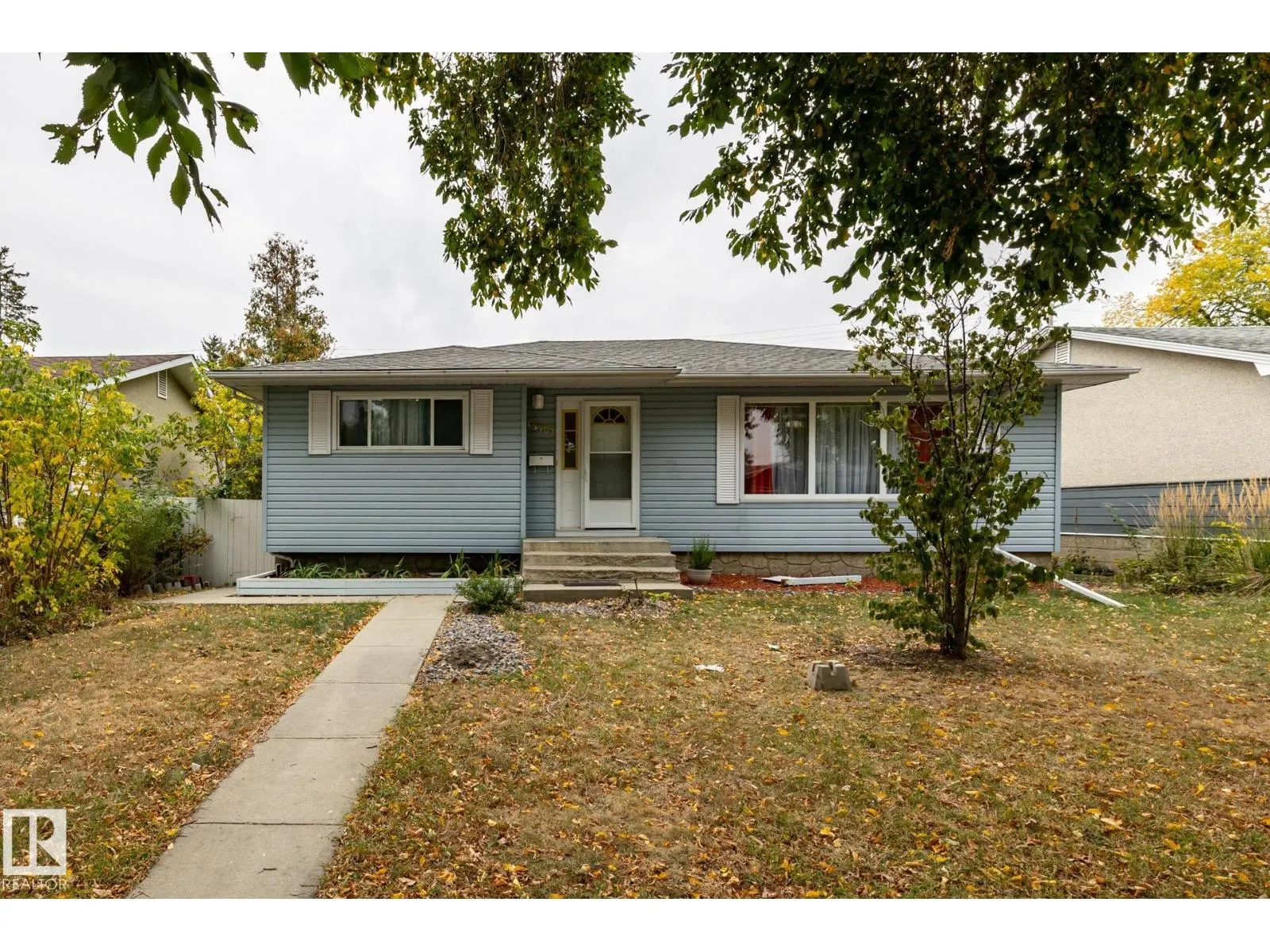15707 92 AV NW