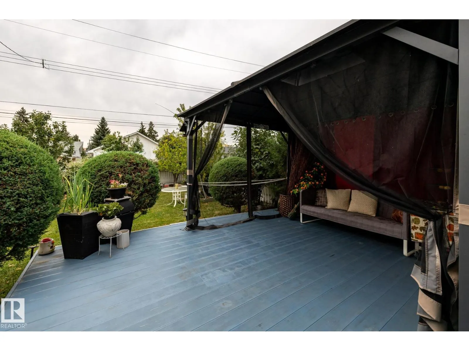 15707 92 AV NW