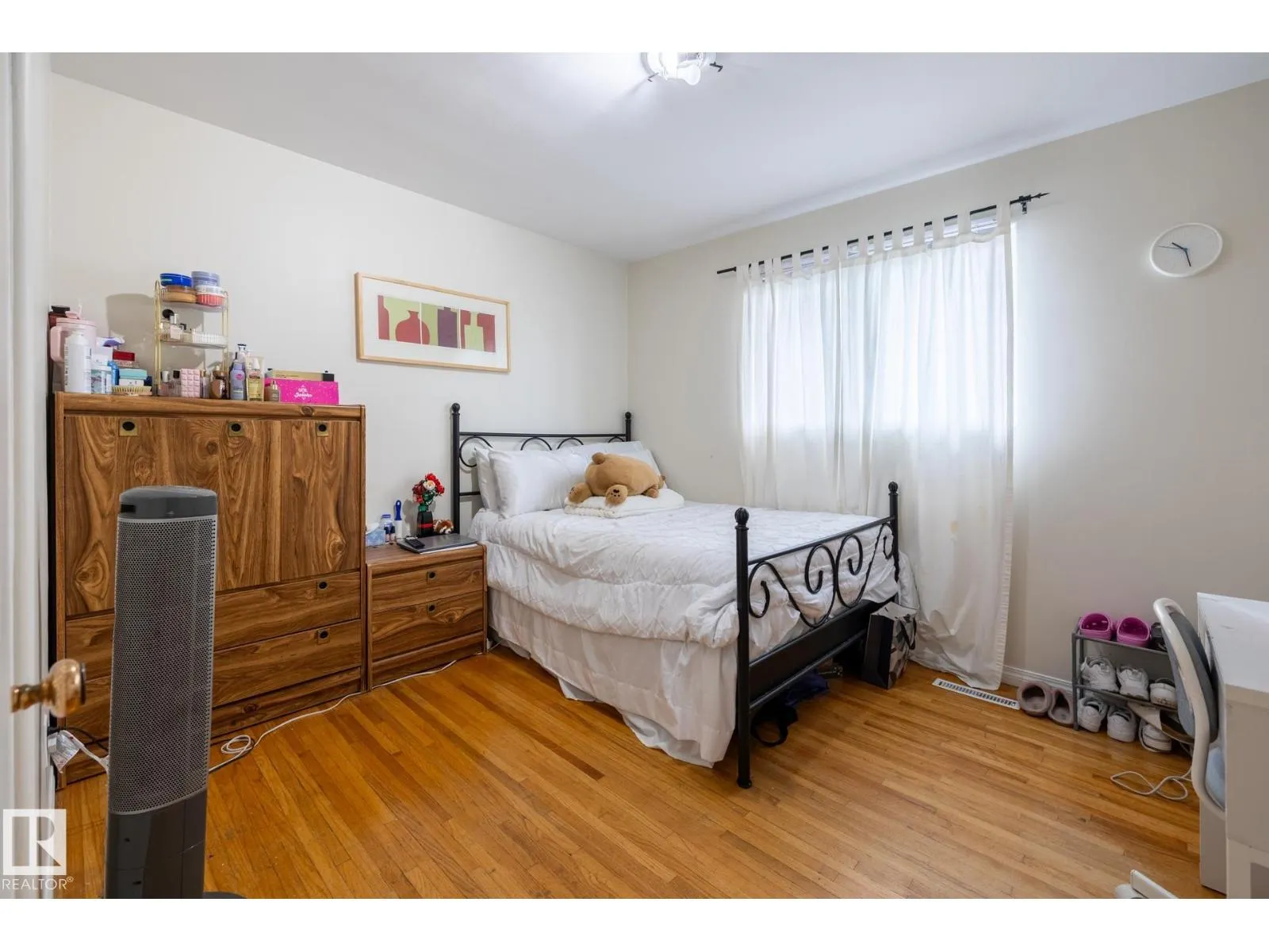 15707 92 AV NW