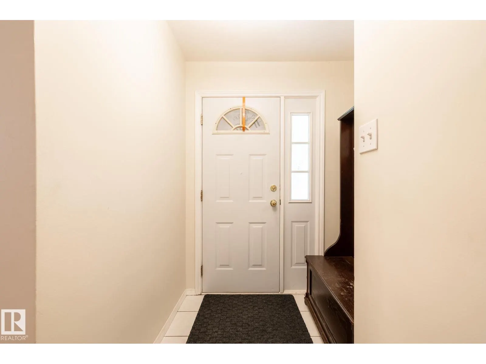 15707 92 AV NW