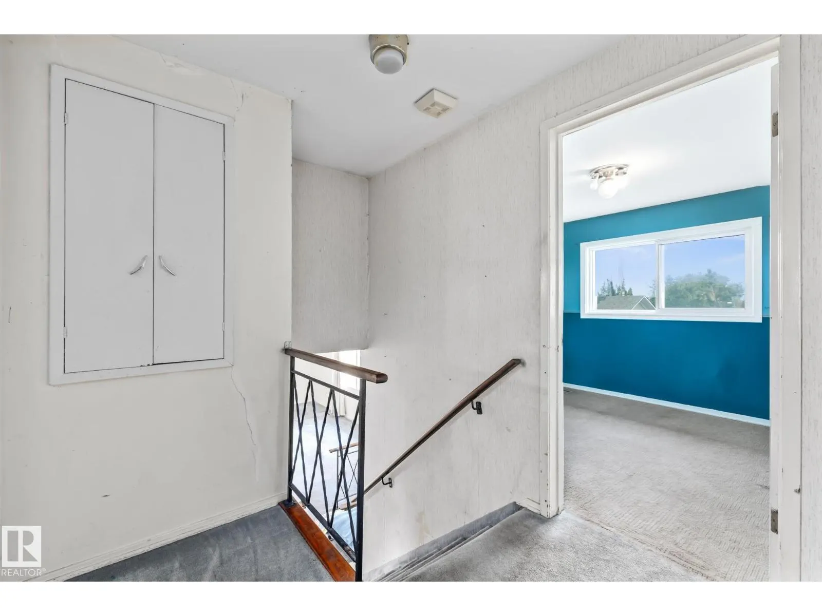 15913 94 AV NW