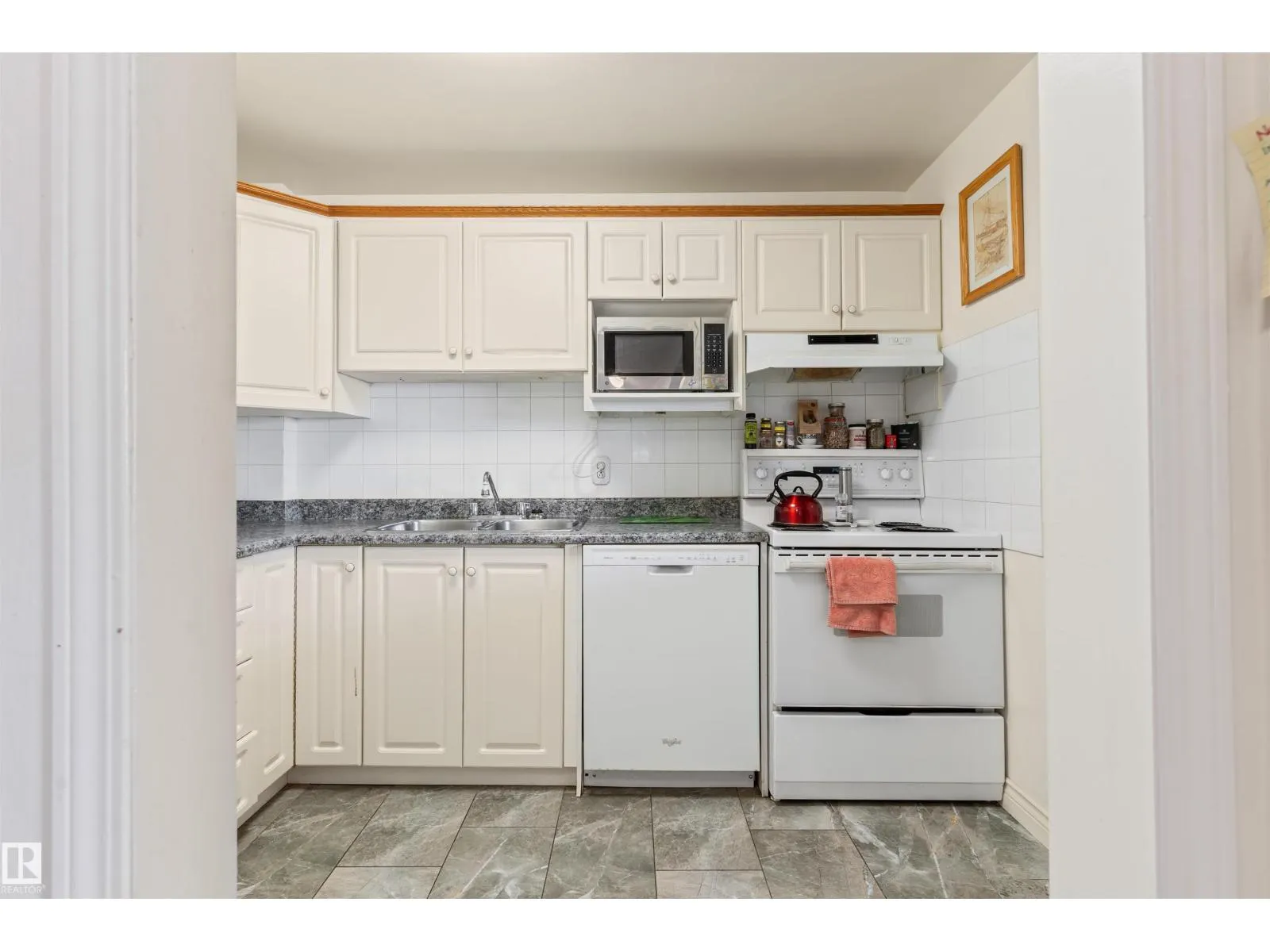 #104 7816 106 AV NW
