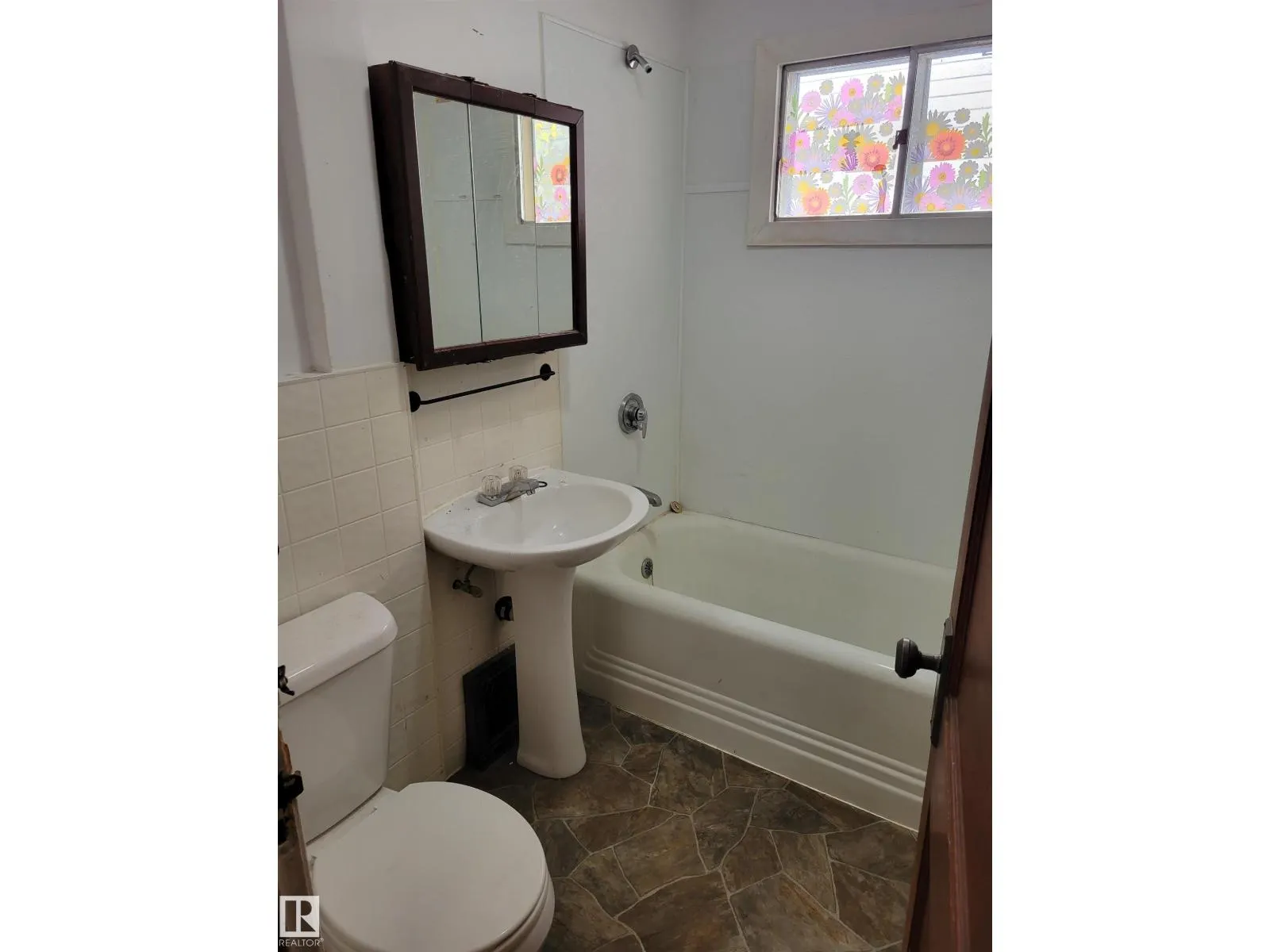 10822 107 ST NW
