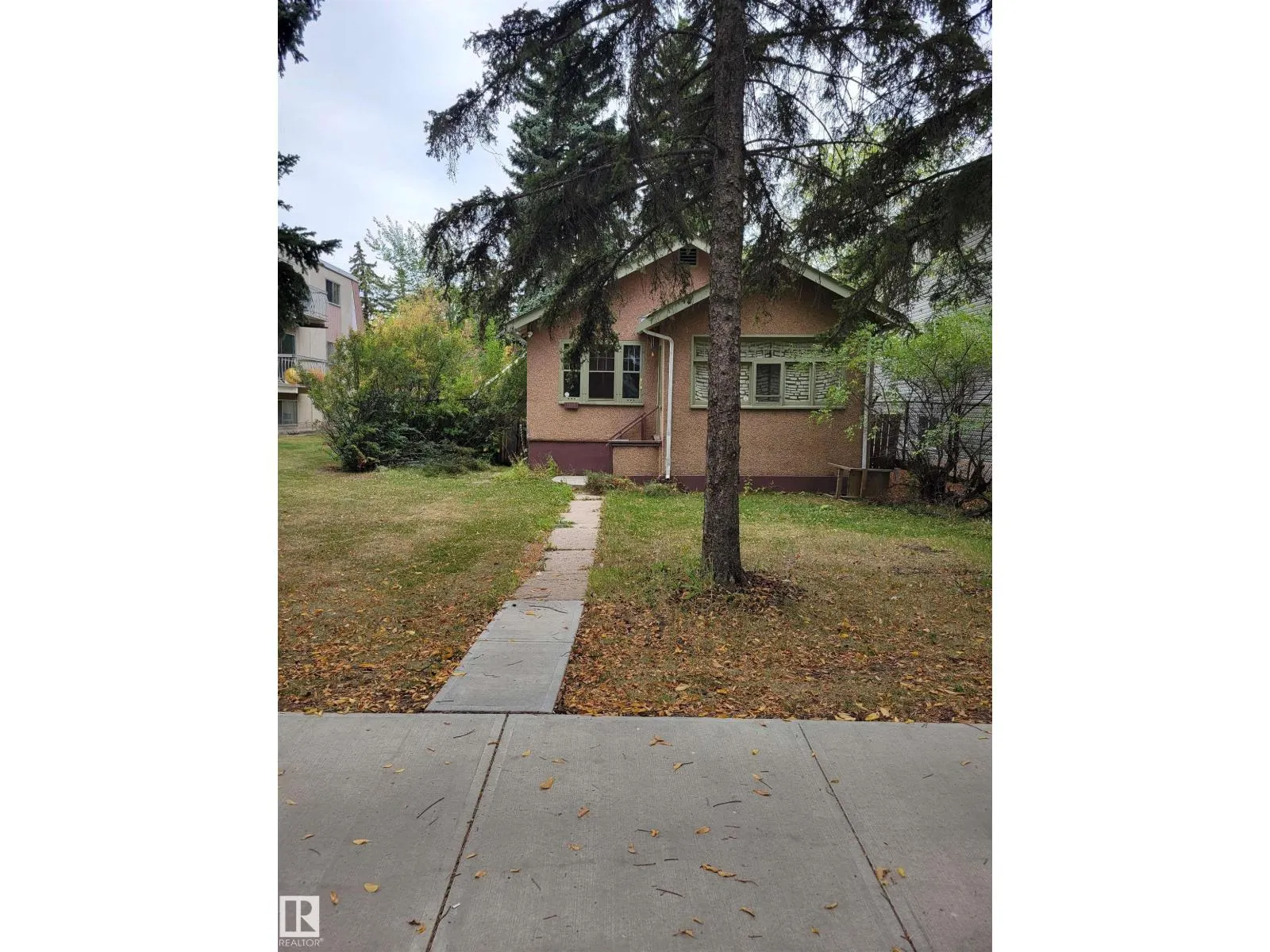 10822 107 ST NW