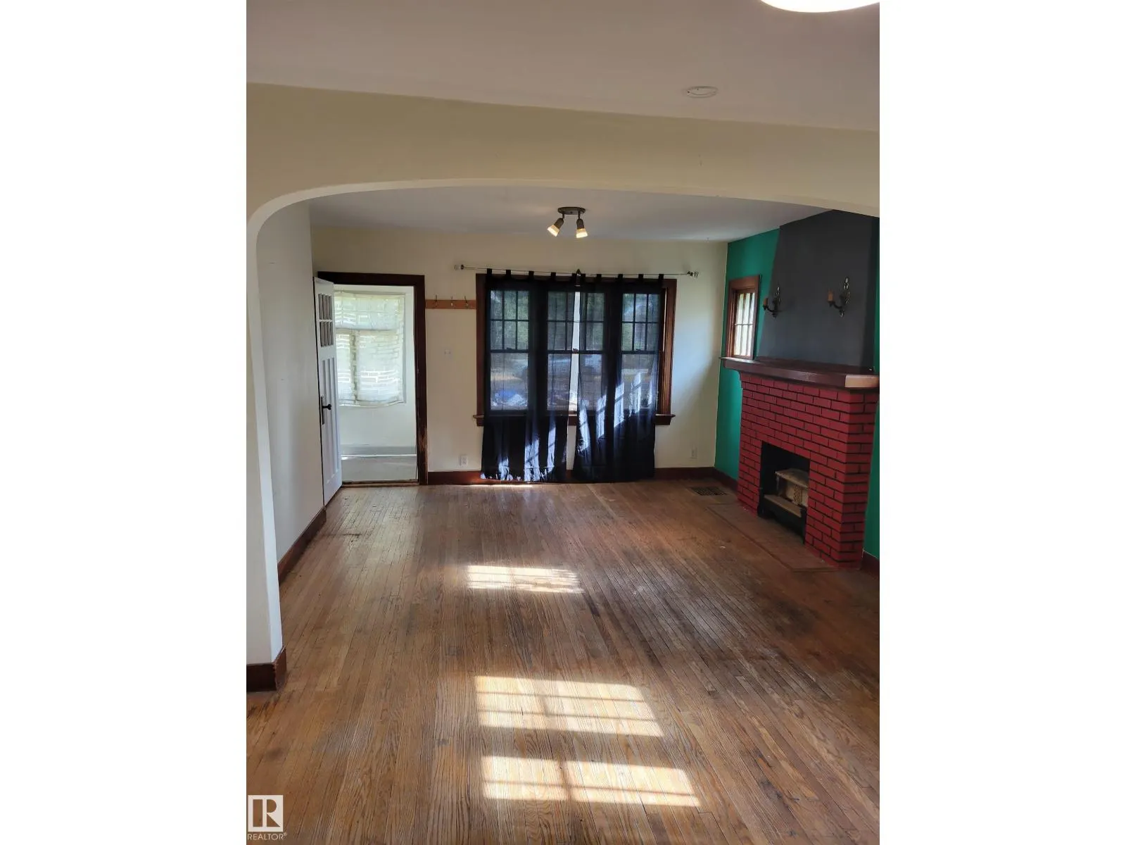 10822 107 ST NW