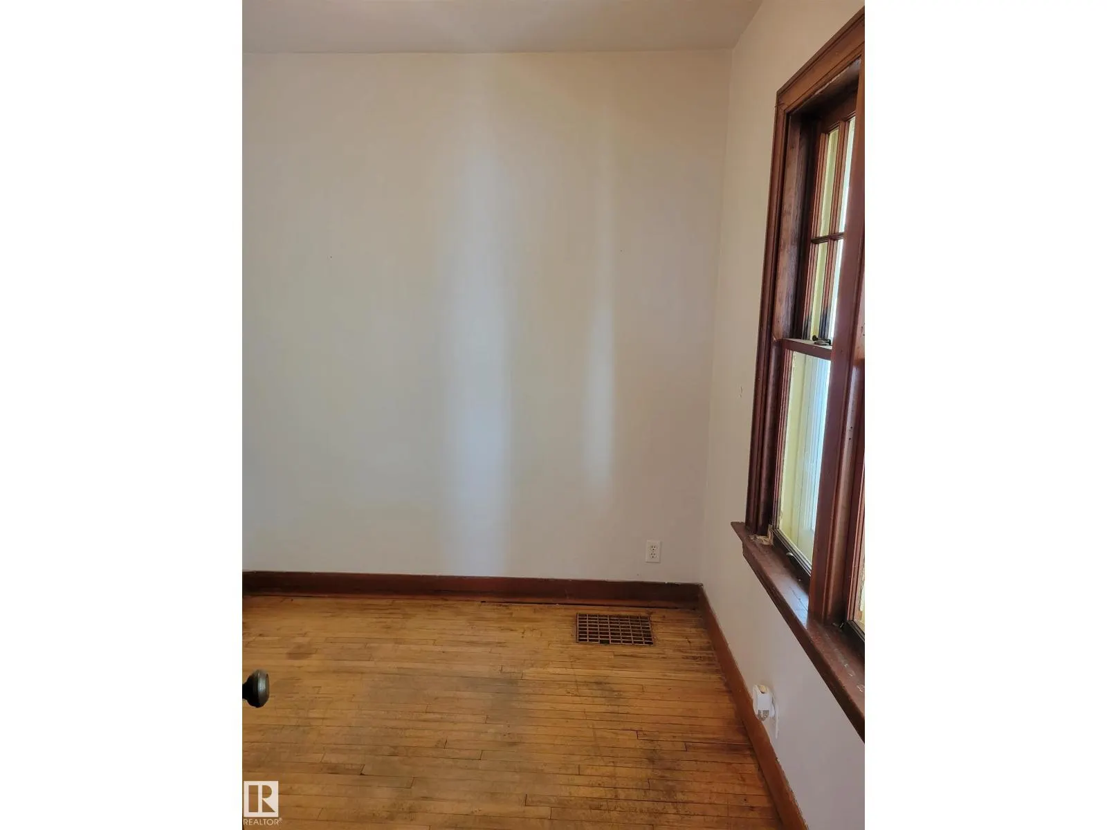 10822 107 ST NW