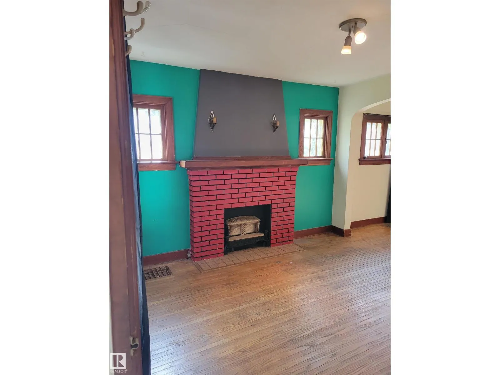10822 107 ST NW