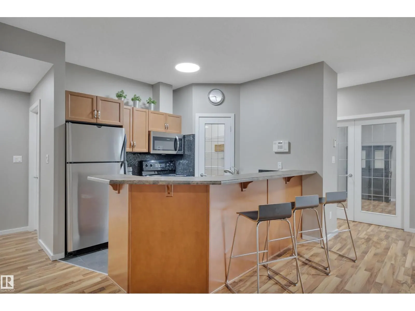 #201 9910 111 ST NW