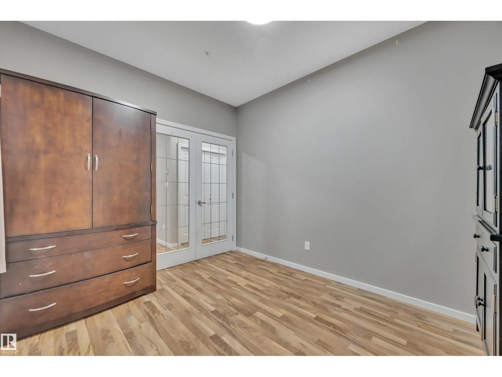 #201 9910 111 ST NW