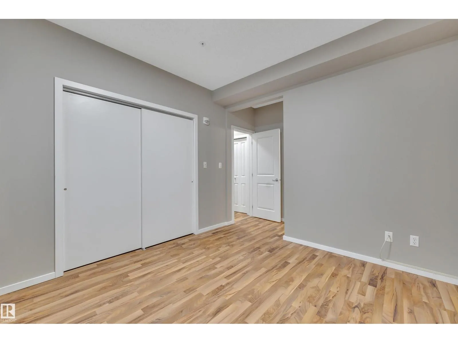 #201 9910 111 ST NW