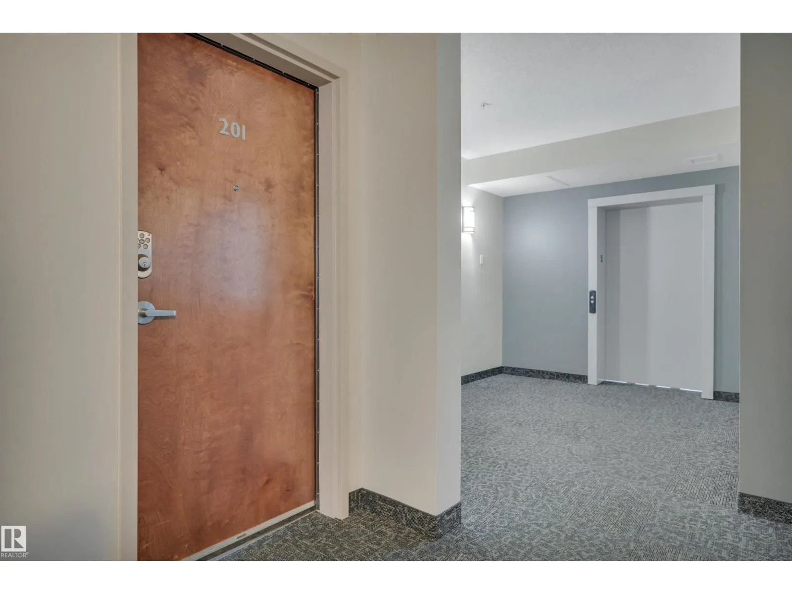 #201 9910 111 ST NW