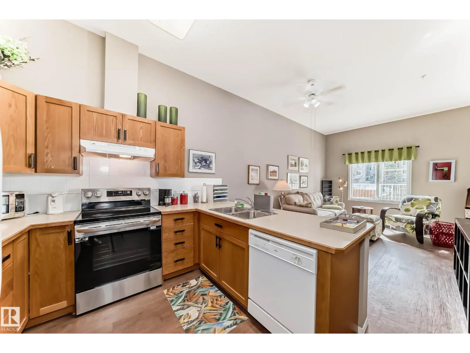 #134 78 MCKENNEY AV
