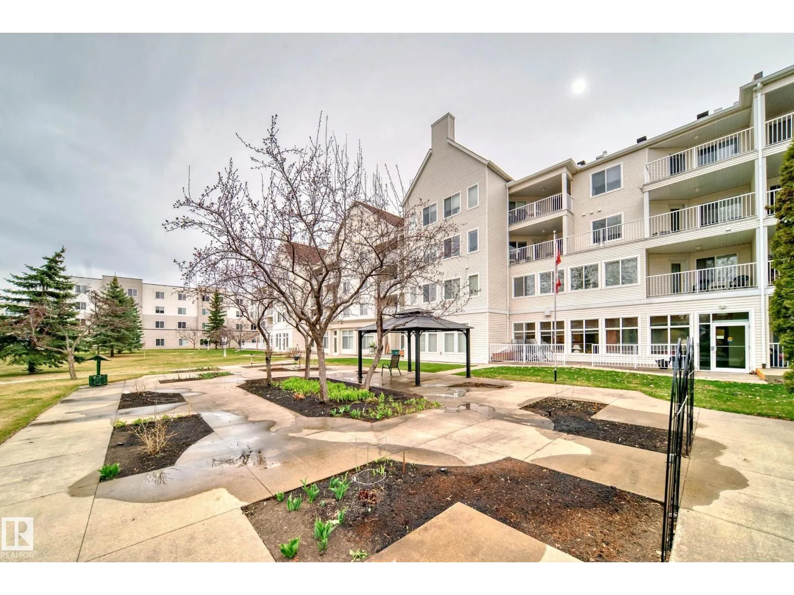 #134 78 MCKENNEY AV
