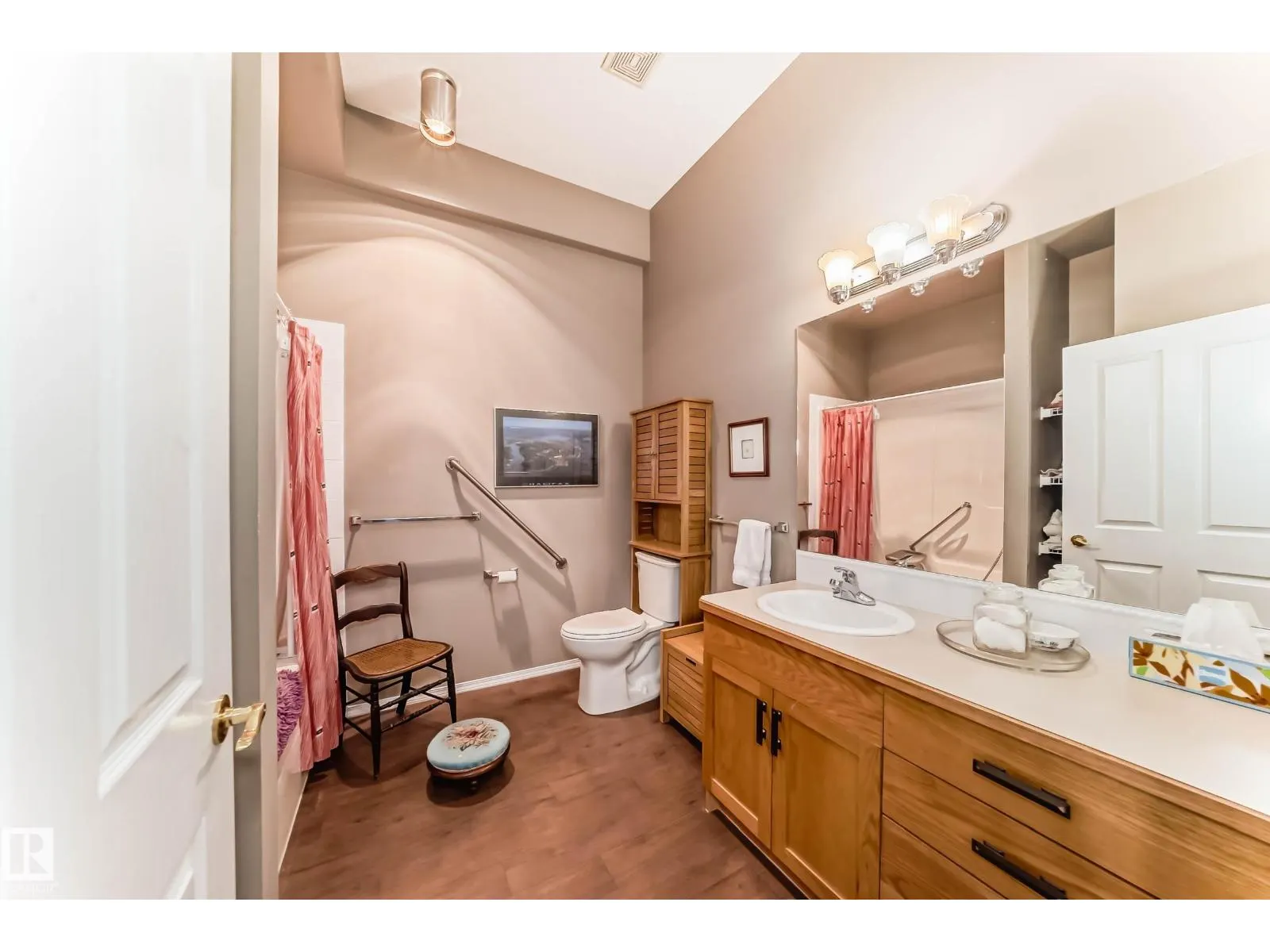 #134 78 MCKENNEY AV