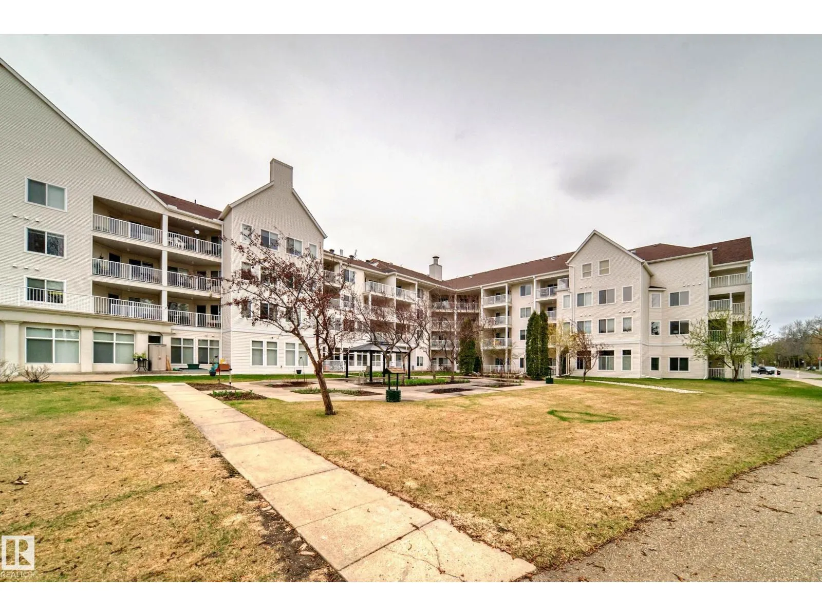 #134 78 MCKENNEY AV